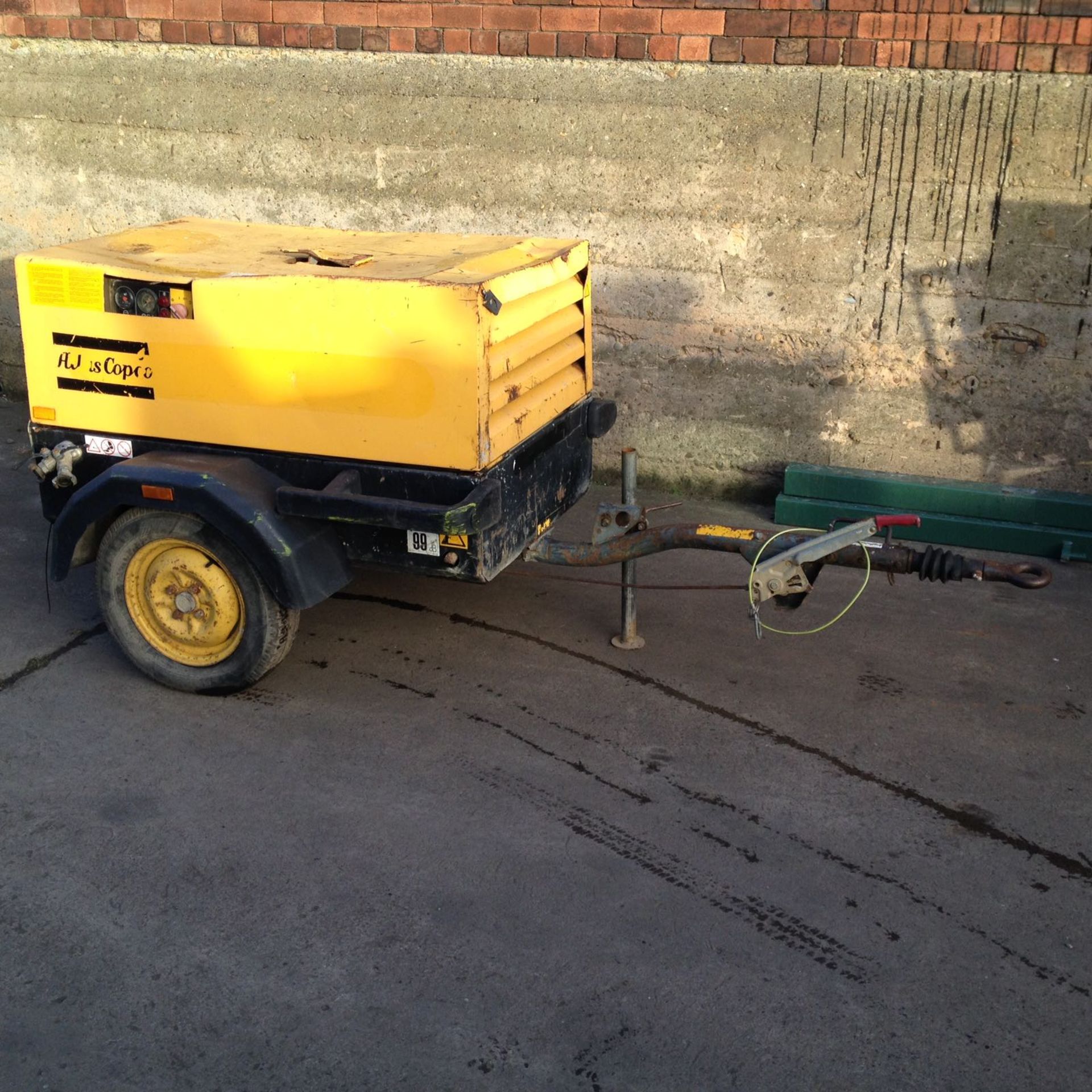 ATLAS COPCO XAS 30 TOWABLE COMPRESSOR