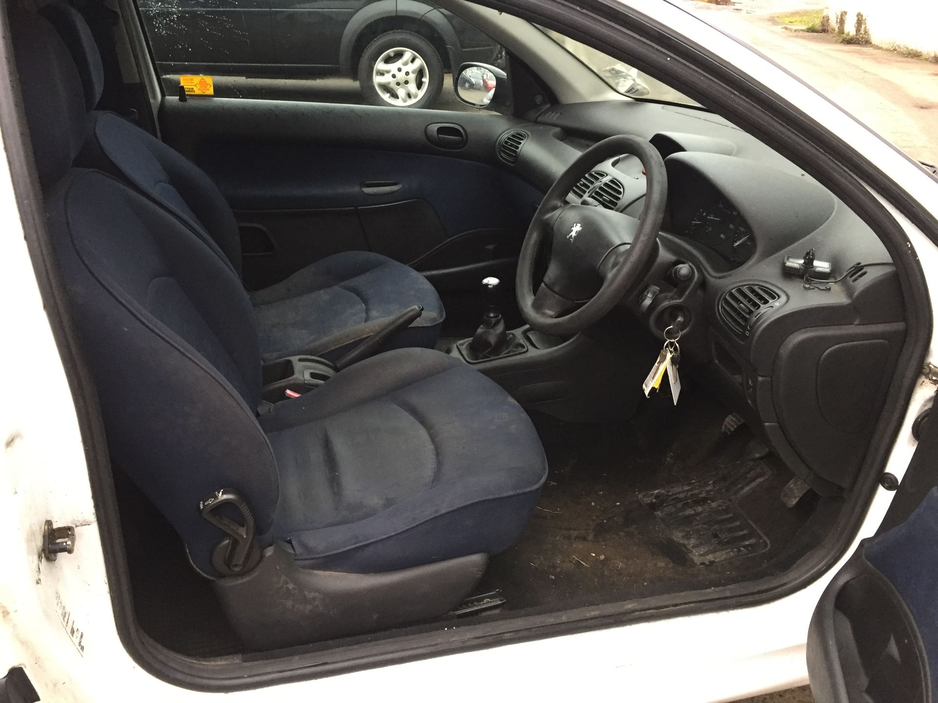 2005/05 REG PEUGEOT 206 HDI, 5 SPEED MANUAL, SHOWING 1 OWNER FROM NEW *NO VAT* - Image 11 of 16