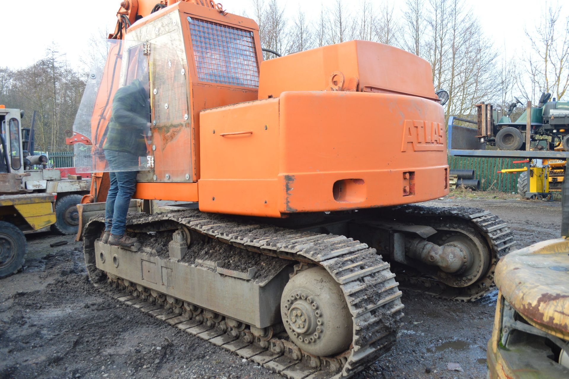 ORANGE ATLAS TUNNEL EXCAVATOR WITH BREAKER *PLUS VAT* - Image 6 of 6