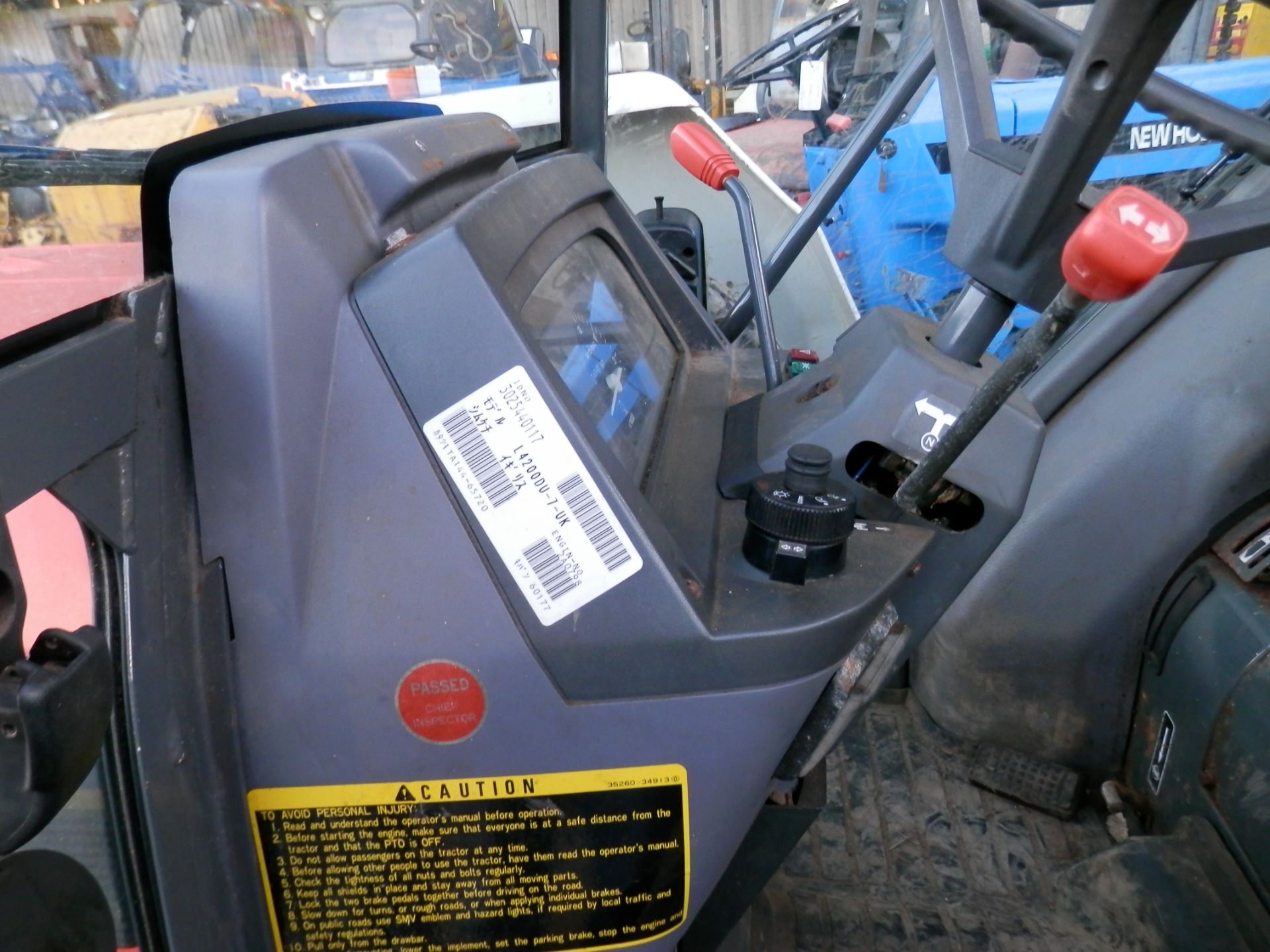 2002 KUBOTA L4200 3300KG DIESEL TRACTOR. GOOD WORKING ORDER. - Image 5 of 12