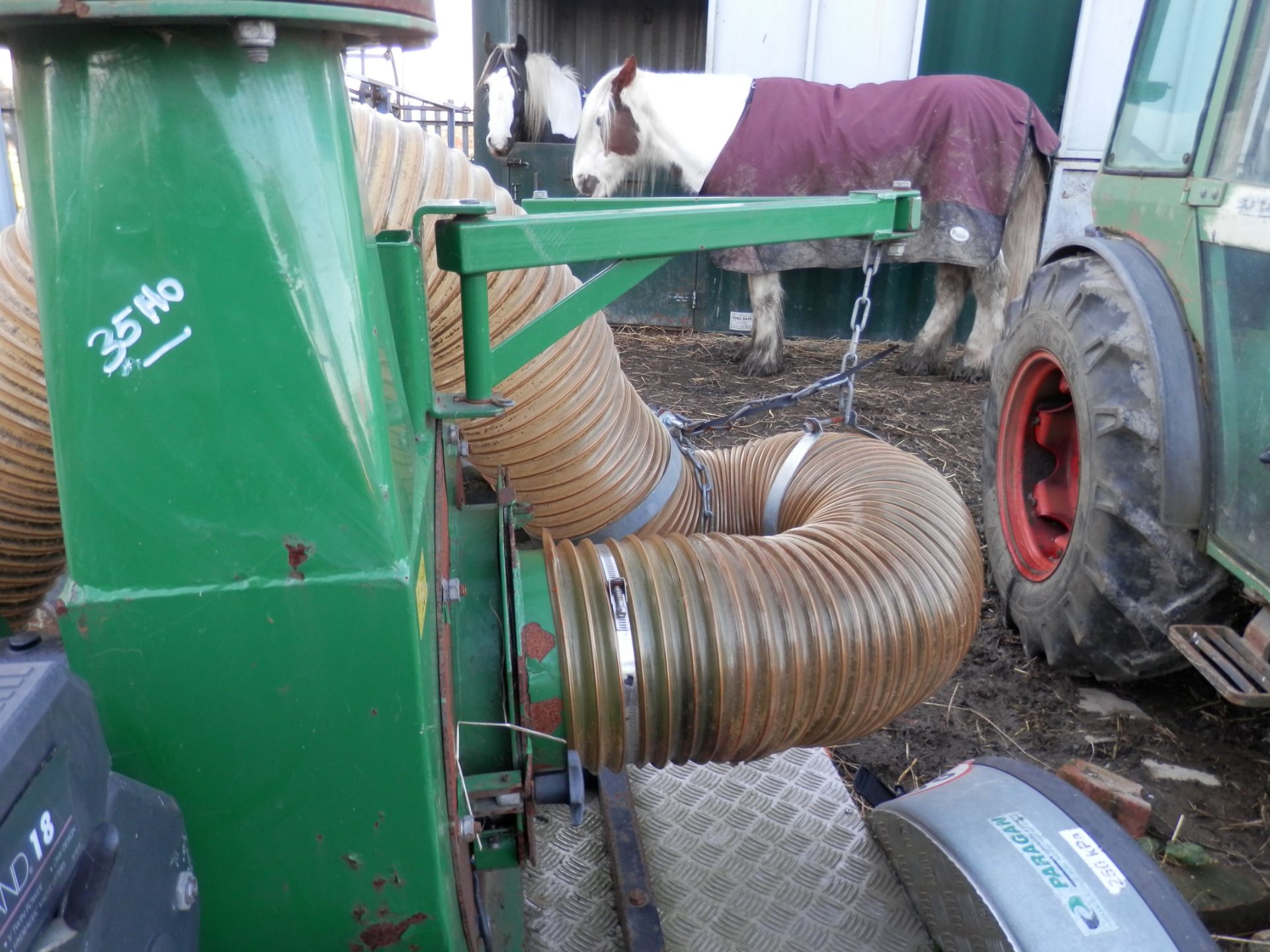 2007 MAJOR GRASSCARE VD 500P HORSE MANURE HOOVER/BLOWER, ALL WORKING. - Image 2 of 7