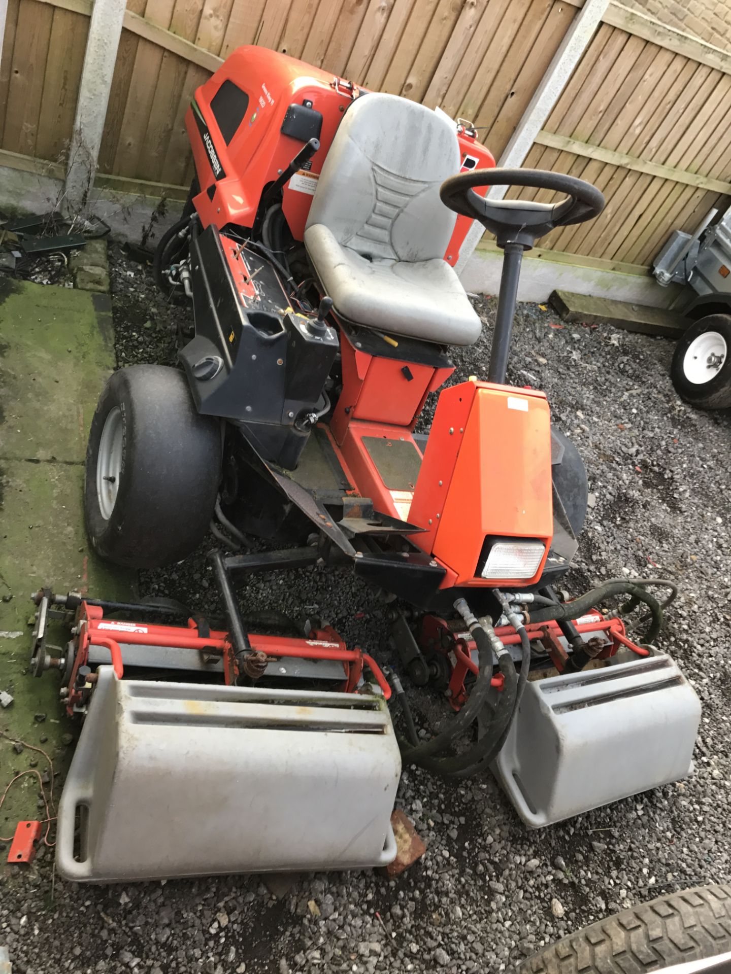 JACOBSEN DIESEL MOWER 1962D GREENS-KING *PLUS VAT* - Image 9 of 9