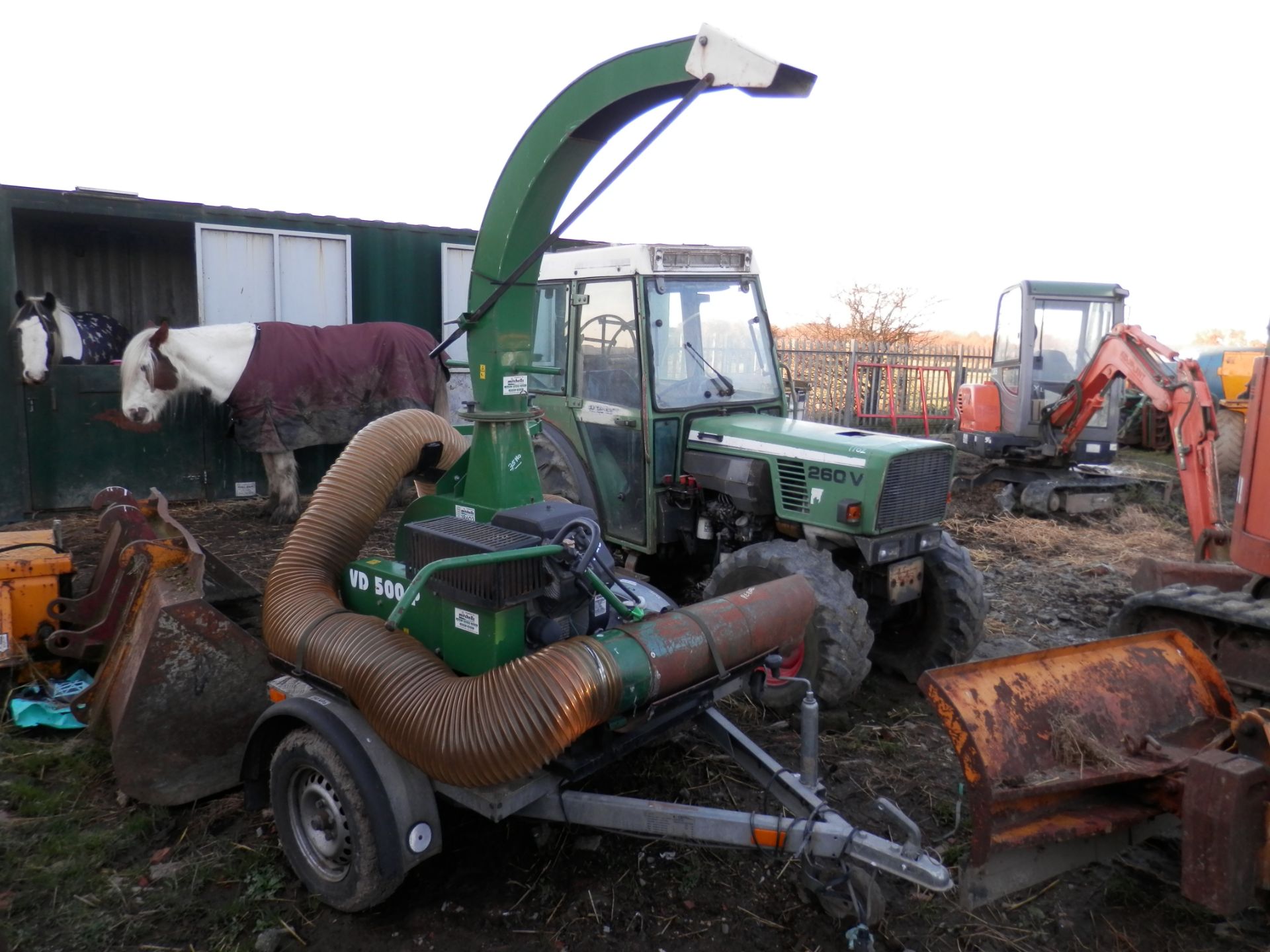 2007 MAJOR GRASSCARE VD 500P HORSE MANURE HOOVER/BLOWER, ALL WORKING.