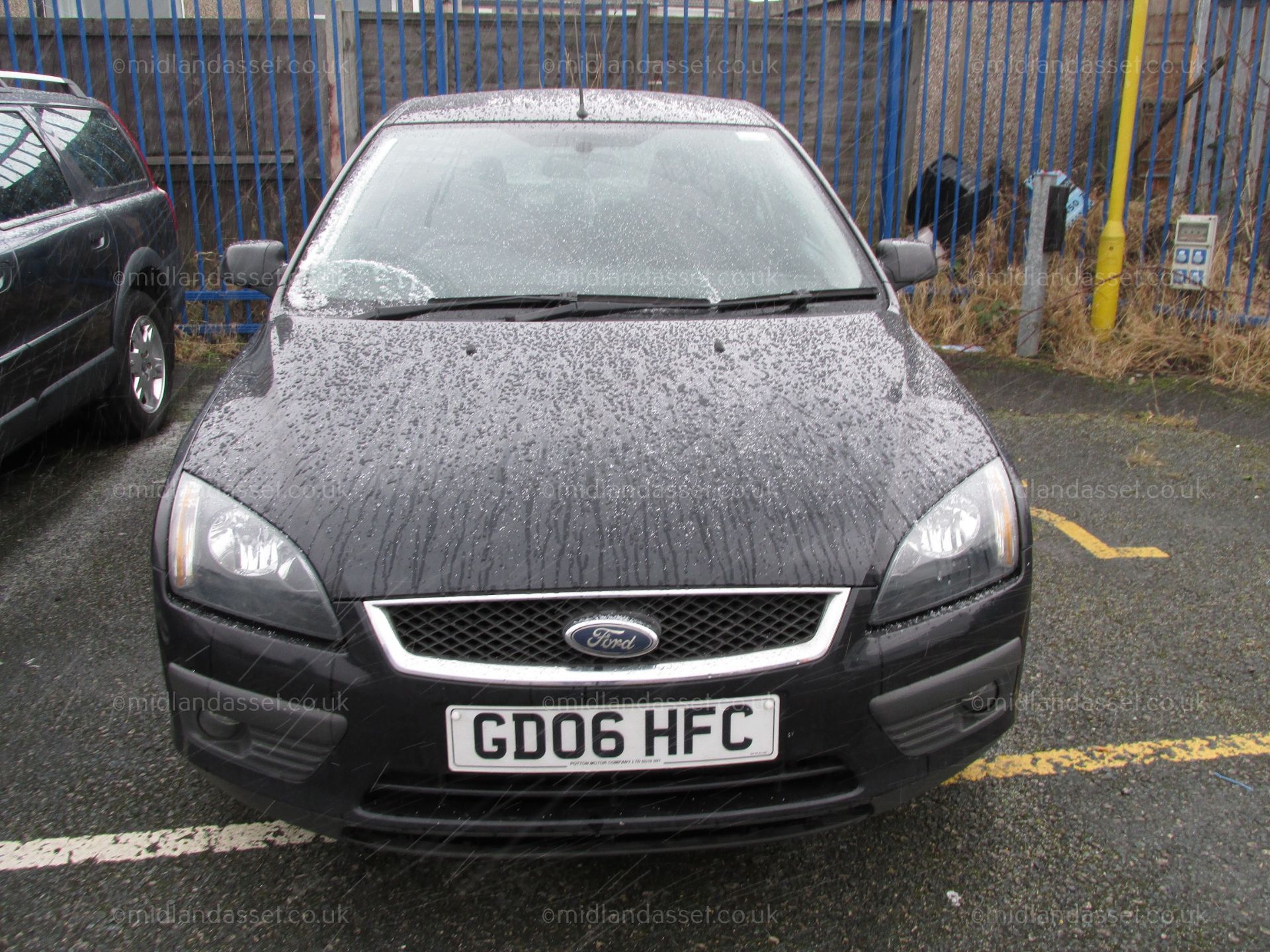 2006/06 REG FORD FOCUS ZETEC CLIMATE T 5 DOOR HATCHBACK *NO VAT* - Image 2 of 3