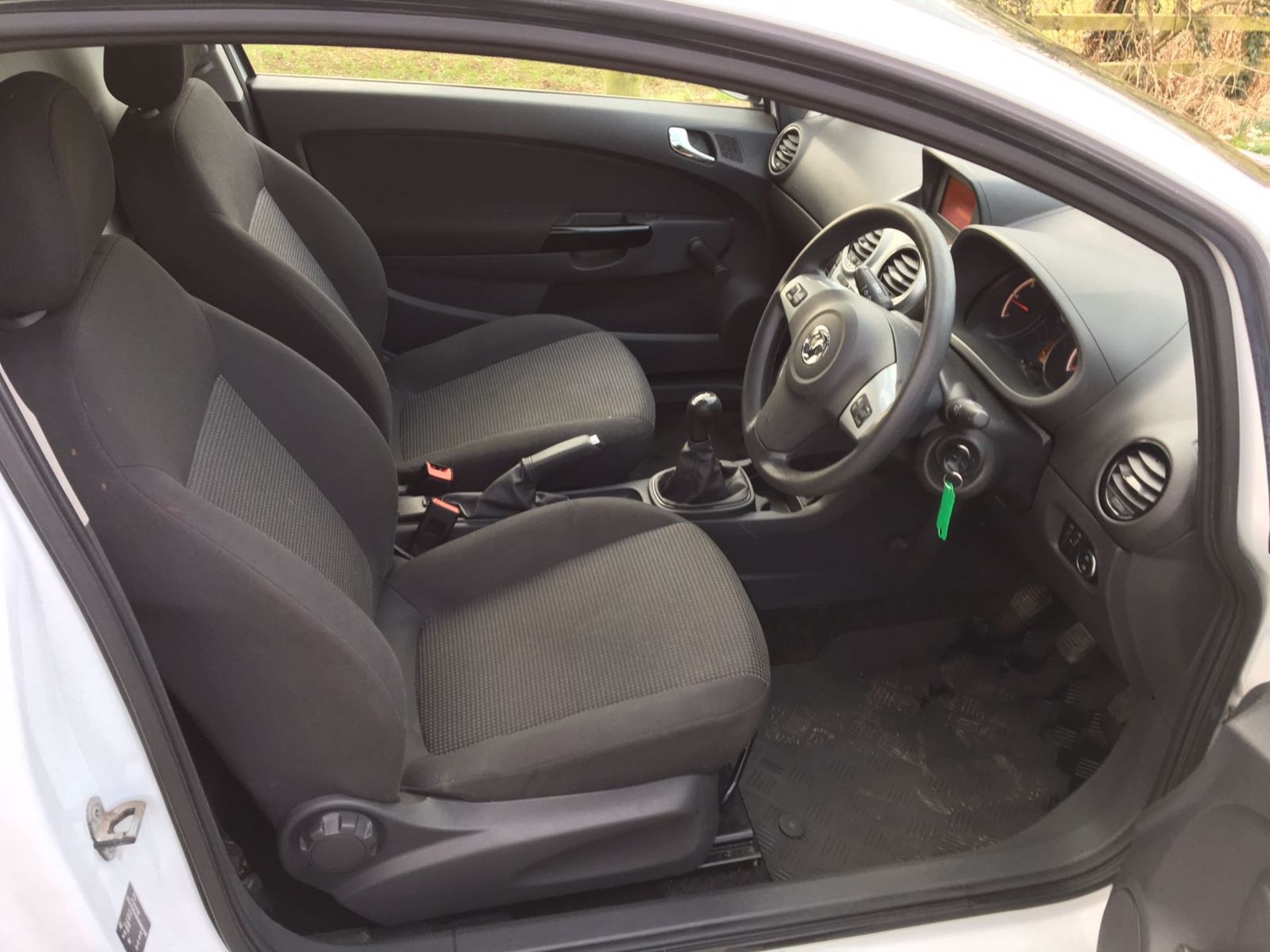 2012/12 REG VAUXHALL CORSA CDTI A/C, SHOWING 1 OWNER *NO VAT* - Image 7 of 11