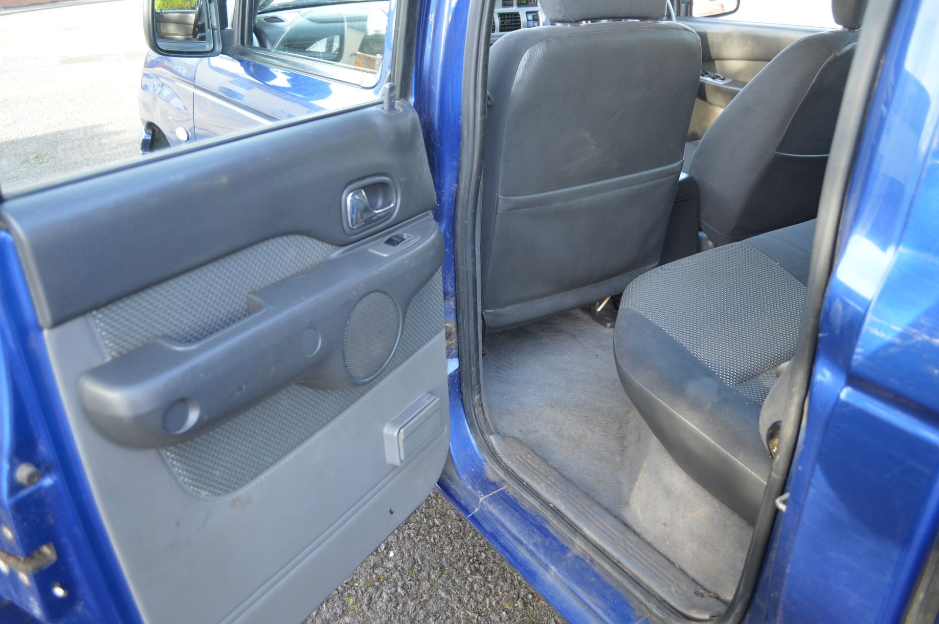 2005/05 REG BLUE MAZDA B2500 4X4 DOUBLE CAB TURBO DIESEL - Image 11 of 22