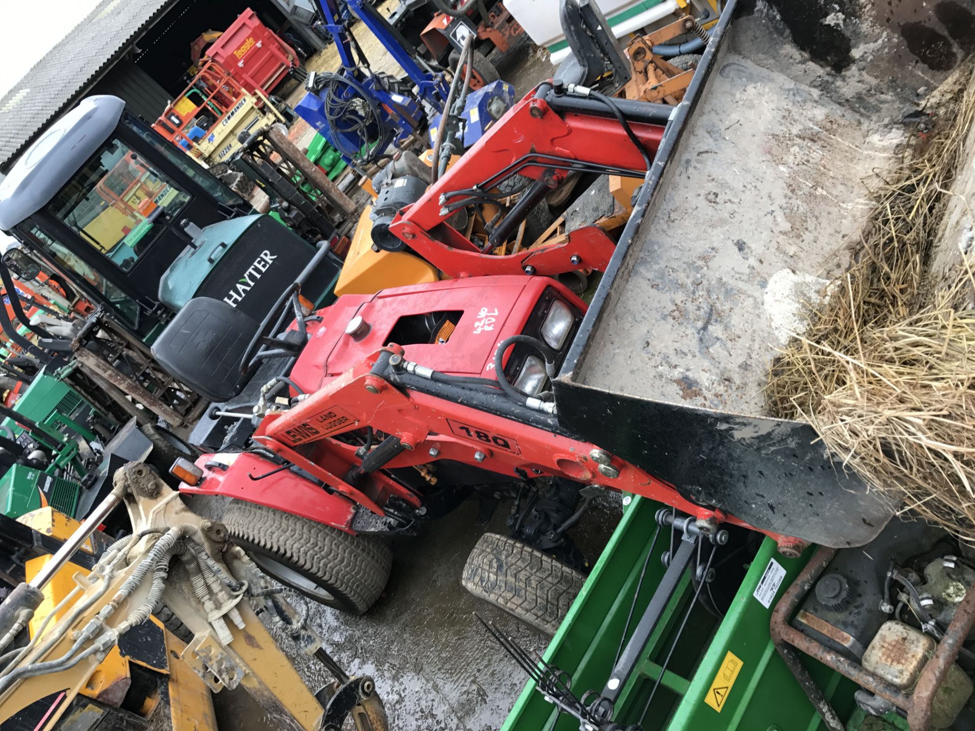 RED LEWIS LAND LUGGER 18Q, 1215 MASSEY FERGUSON TRACTOR WITH LOADER + REAR WEIGHT *PLUS VAT* - Image 9 of 9