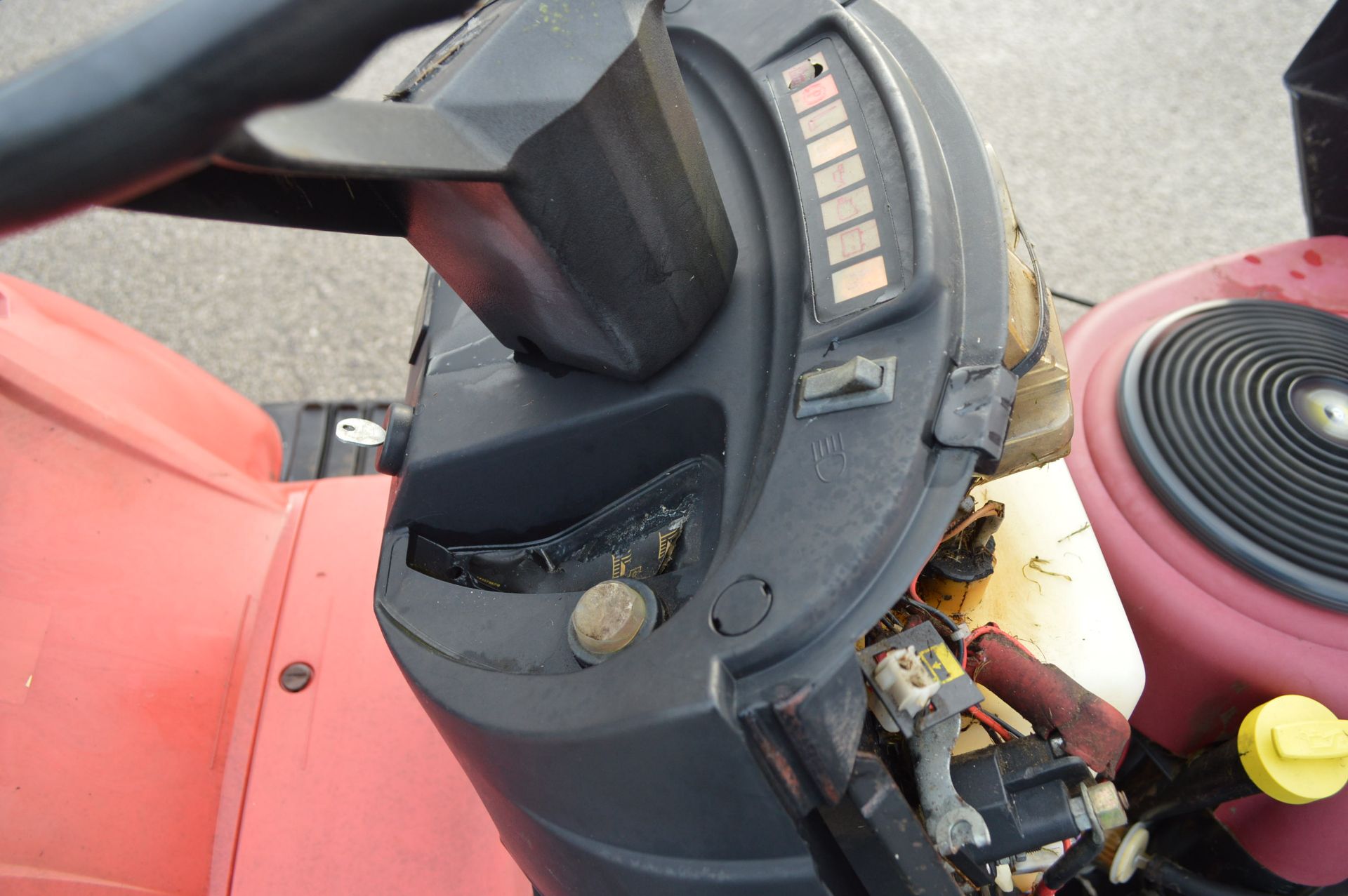 2003 MOUNT-FIELD 2048H HYDRO-STATIC RIDE-ON LAWNMOWER *NO VAT* - Image 10 of 12