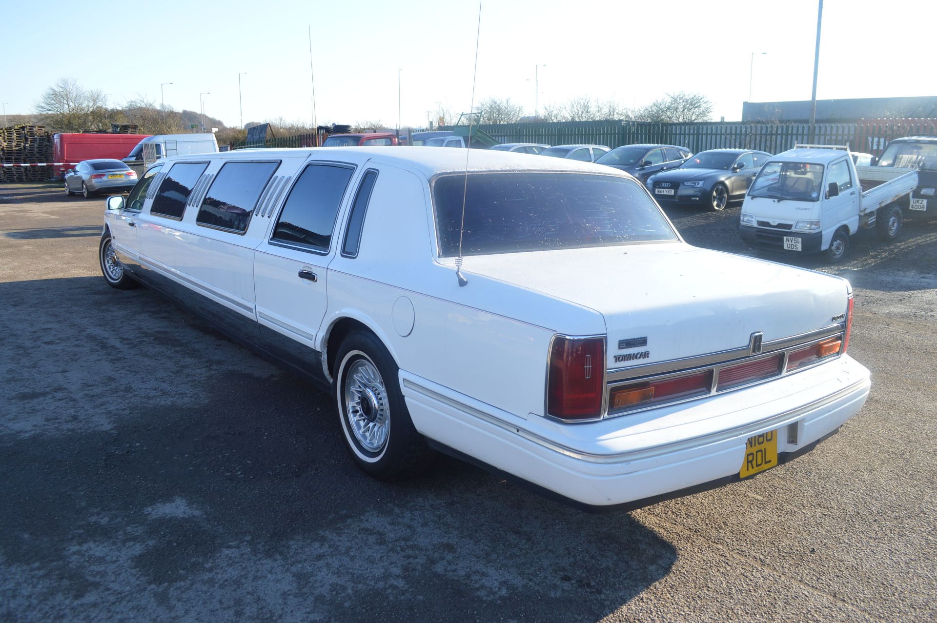 1996 LINCOLN TOWN CAR LIMOUSINE (REGISTERED IN UK 2002) *NO VAT* - Image 4 of 21