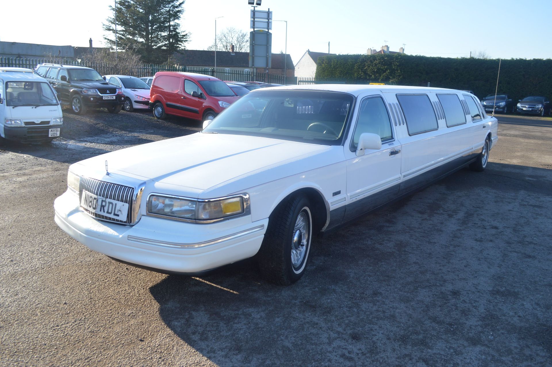 1996 LINCOLN TOWN CAR LIMOUSINE (REGISTERED IN UK 2002) *NO VAT* - Image 3 of 21