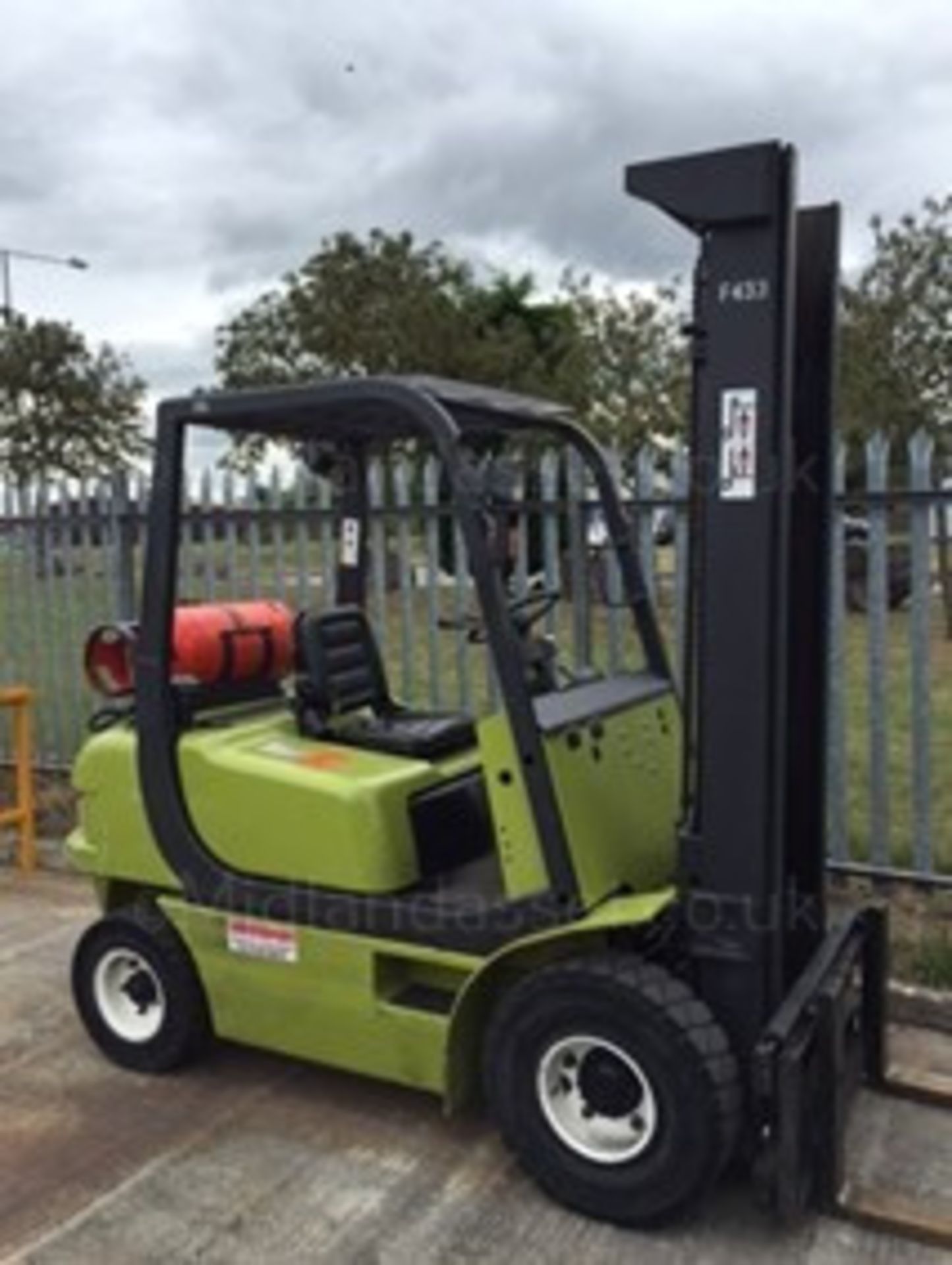 2003 SAMSUNG SF20L LPG COUNTERBALANCE FORK TRUCK