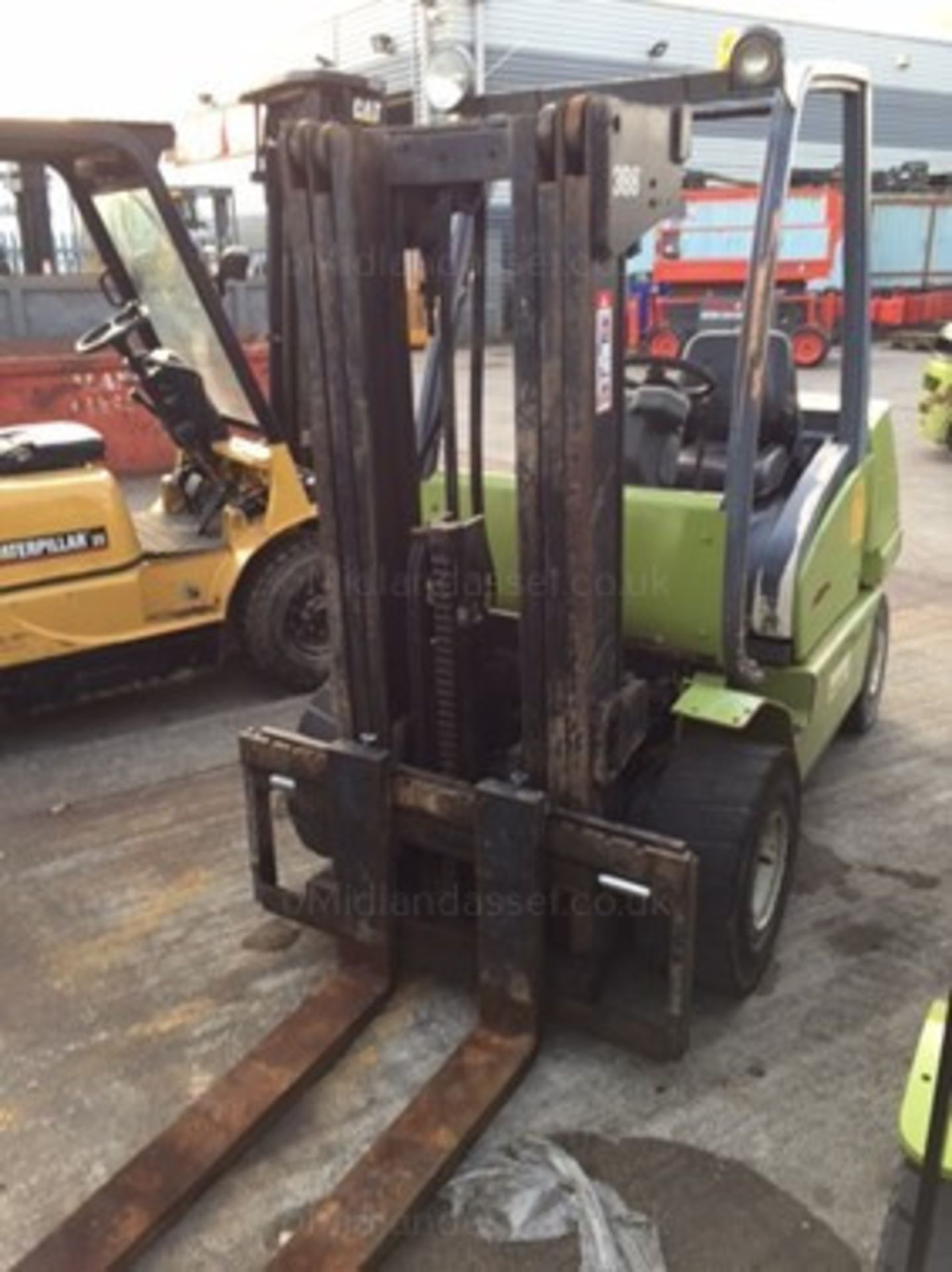 BOSS RH30 DIESEL COUNTERBALANCE FORK TRUCK