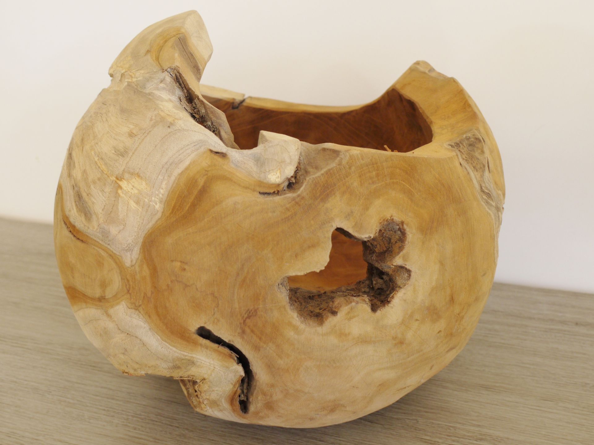 EROSION BALL PLANTER - CARVED NATURAL WOOD - NEW STOCK - Image 2 of 3