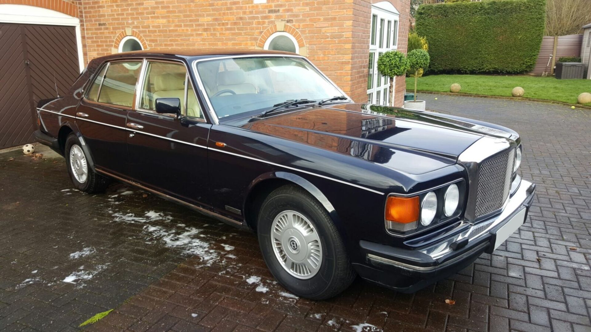 1991/ J REG BENTLEY EIGHT 6.75L EFi 4 DOOR SALOON