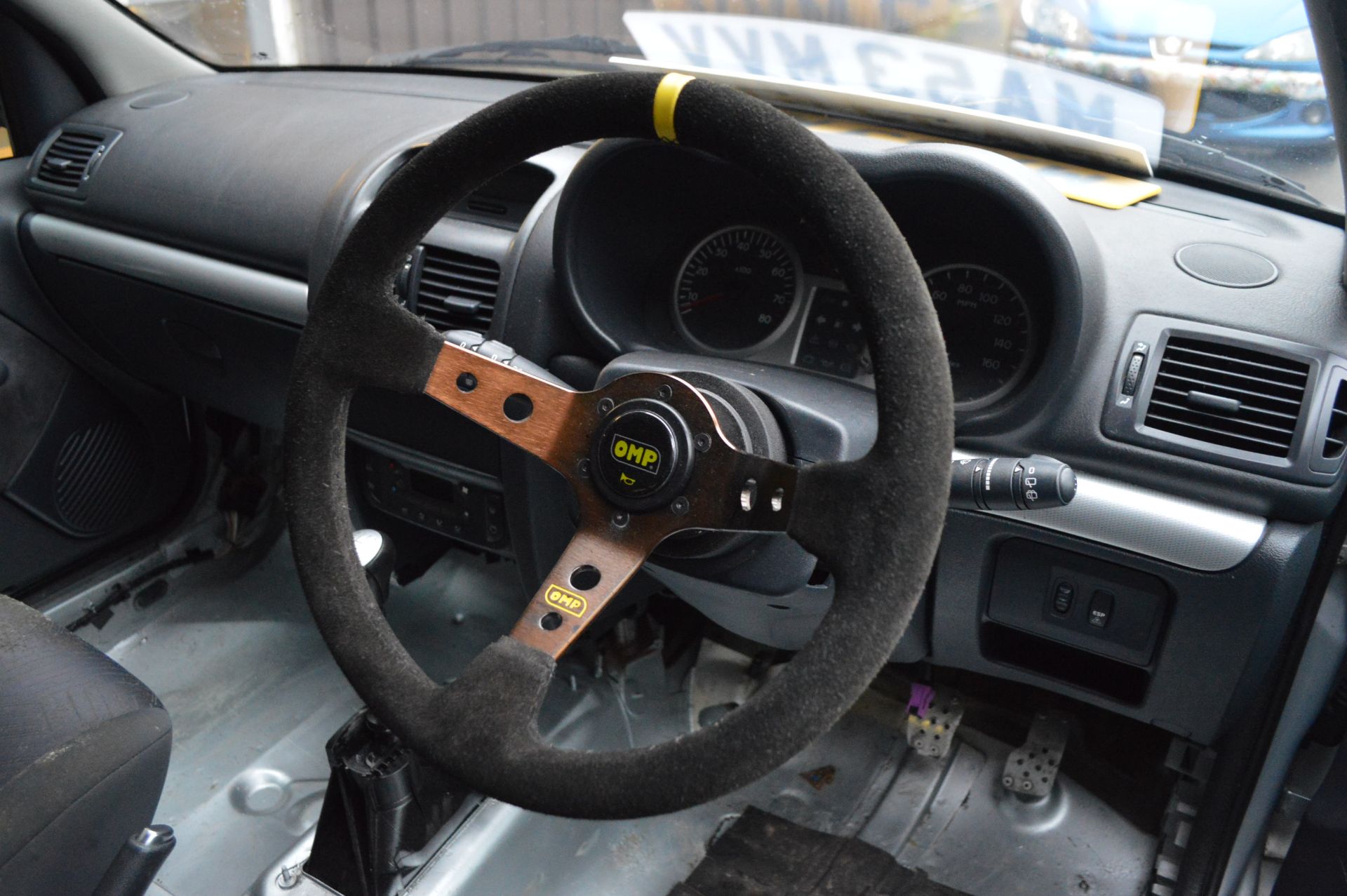 2003/53 REG RENAULT CLIO SPORT 16V - STRIPPED AND FITTED WITH ROLL CAGE *NO VAT* - Image 13 of 14