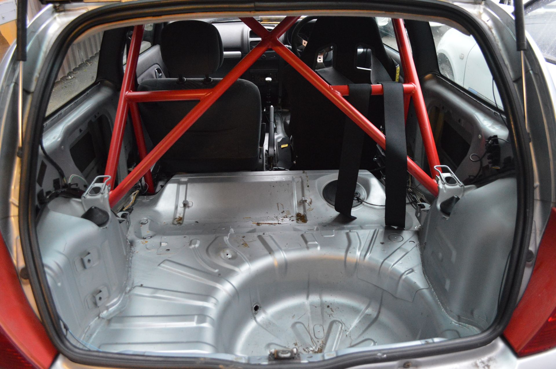 2003/53 REG RENAULT CLIO SPORT 16V - STRIPPED AND FITTED WITH ROLL CAGE *NO VAT* - Image 6 of 14