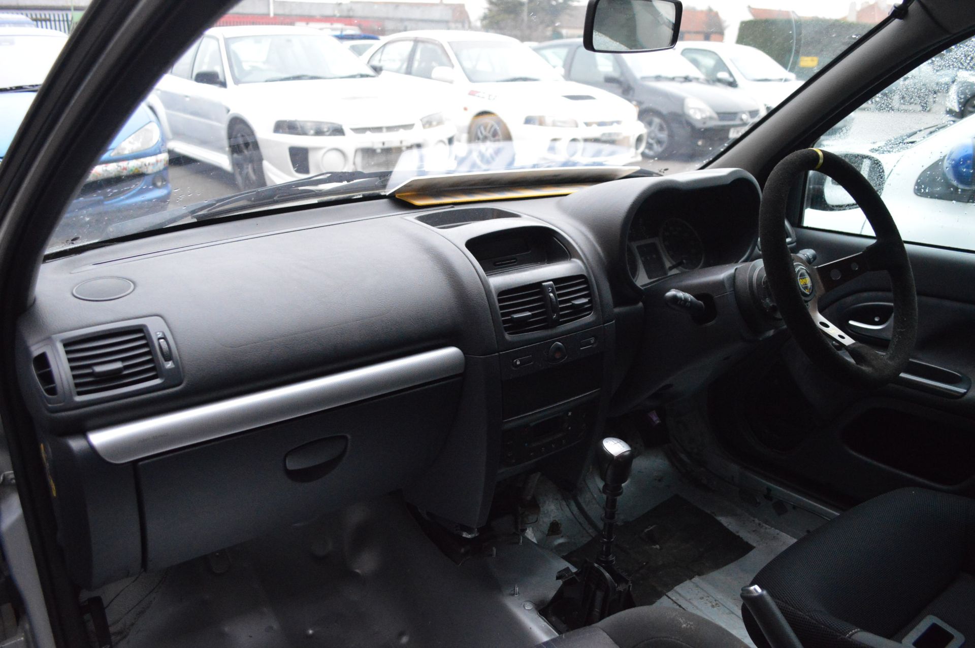 2003/53 REG RENAULT CLIO SPORT 16V - STRIPPED AND FITTED WITH ROLL CAGE *NO VAT* - Image 8 of 14