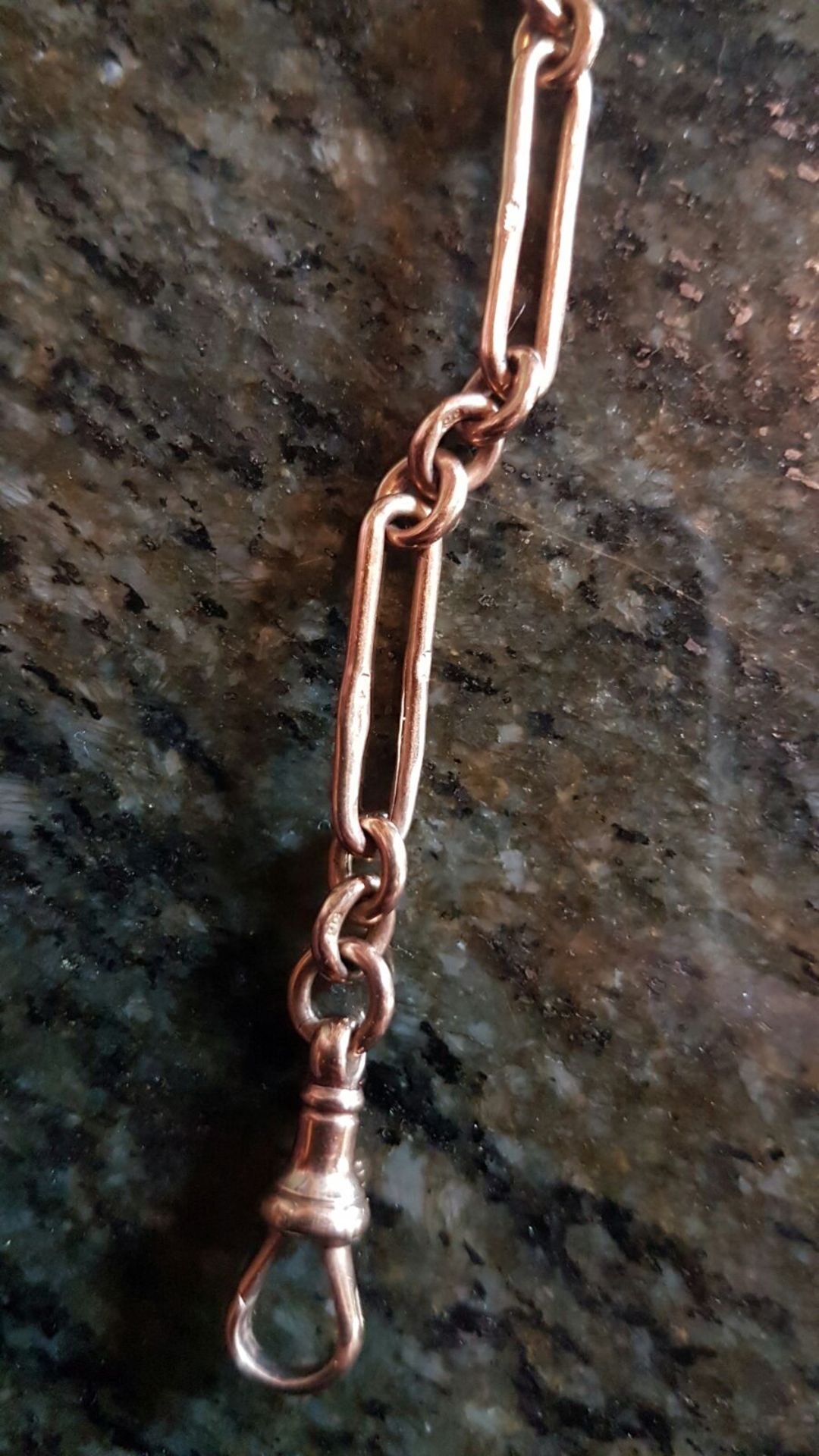 SOLID 9CT GOLD POCKET WATCH CHAIN AND FOB - Image 4 of 4