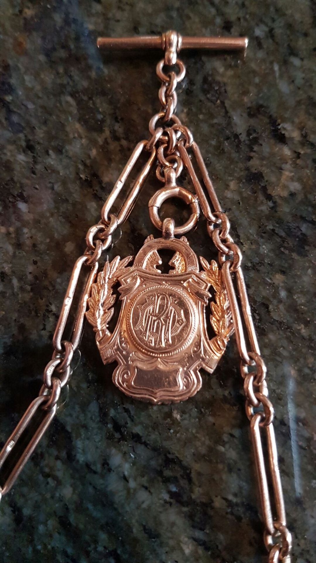 SOLID 9CT GOLD POCKET WATCH CHAIN AND FOB - Image 3 of 4