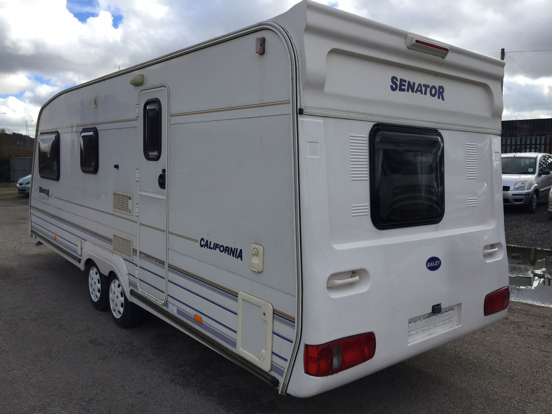 BAILEY SENATOR 3 BERTH CARAVAN 2000 ANNIVERSARY YEAR EDITION *NO VAT* - Image 8 of 33