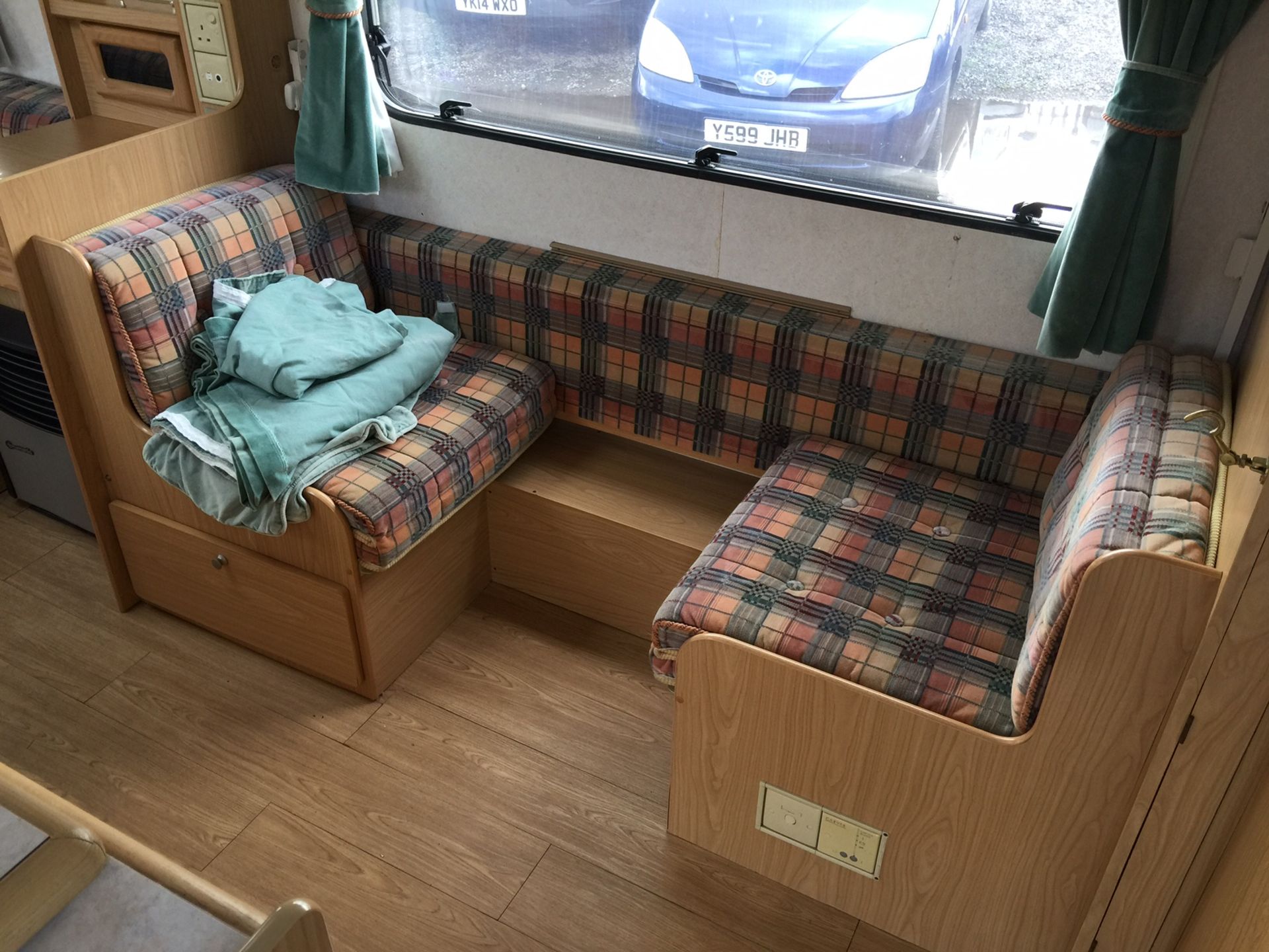 BAILEY SENATOR 3 BERTH CARAVAN 2000 ANNIVERSARY YEAR EDITION *NO VAT* - Image 16 of 33