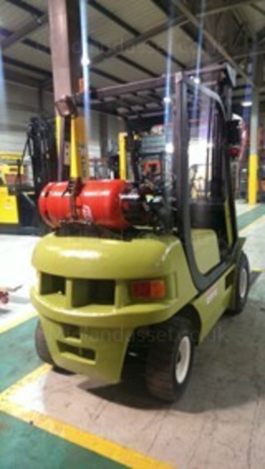 2003 SAMSUNG SF20L LPG COUNTERBALANCE FORK TRUCK - Image 3 of 4