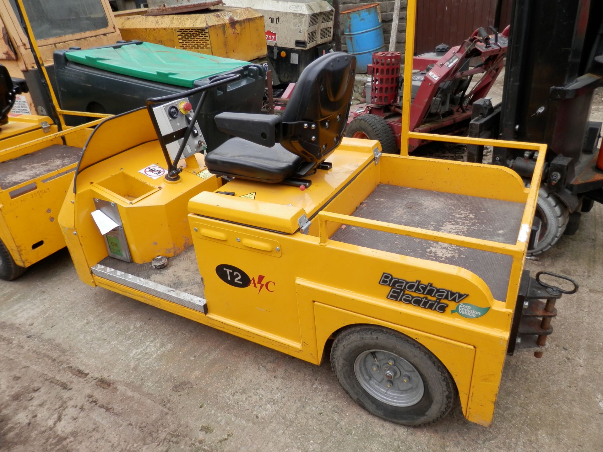 2011 BRADSHAW T2 ELECTRIC TUG/TOW TRACTOR, WORKING READY FOR USE. 1.5 TONNE TOW CAPACITY. - Image 3 of 9