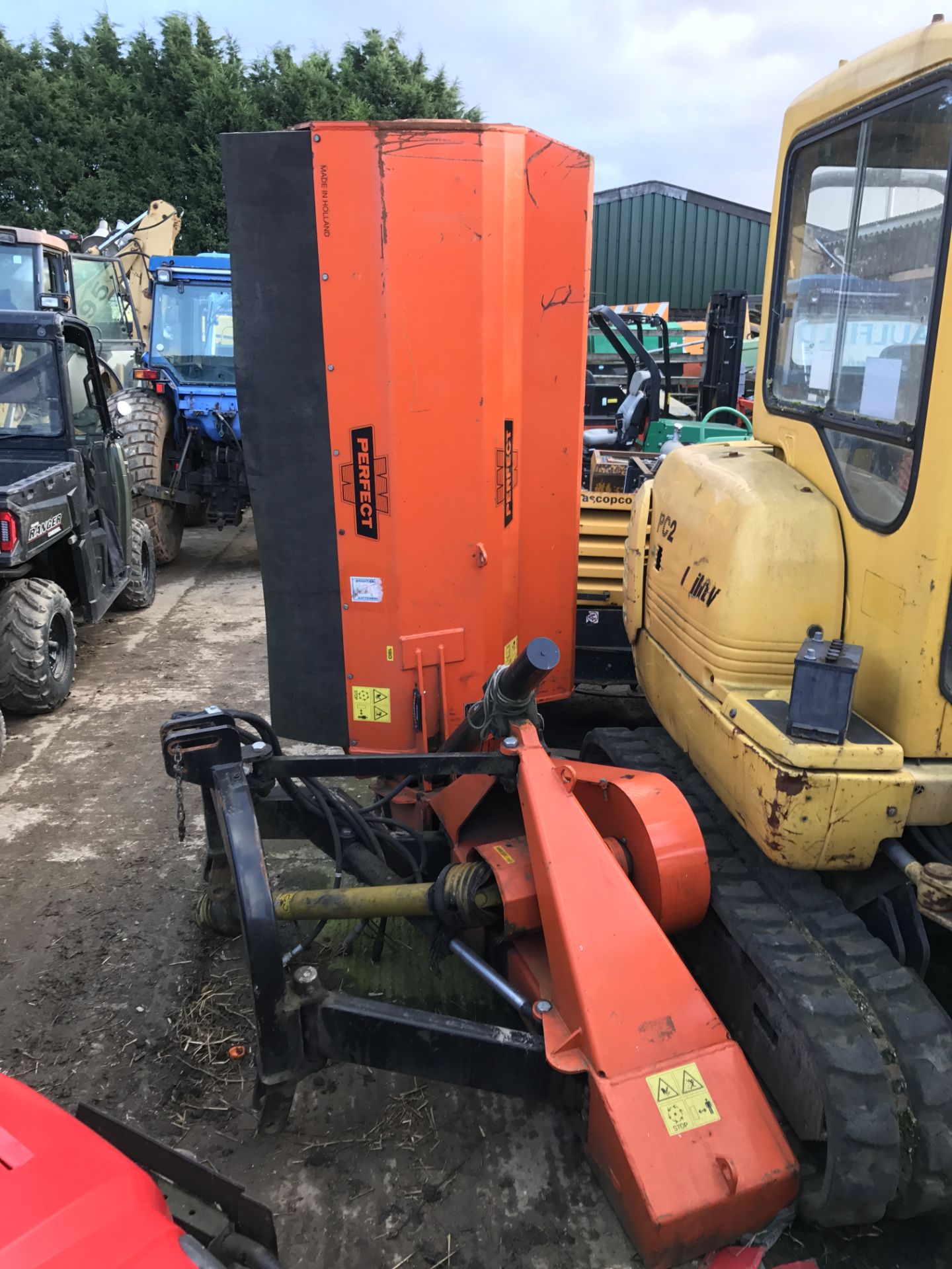 2012 PERFECT FRONT FLAIL FOR A TRACTOR ORANGE *PLUS VAT* - Image 2 of 8