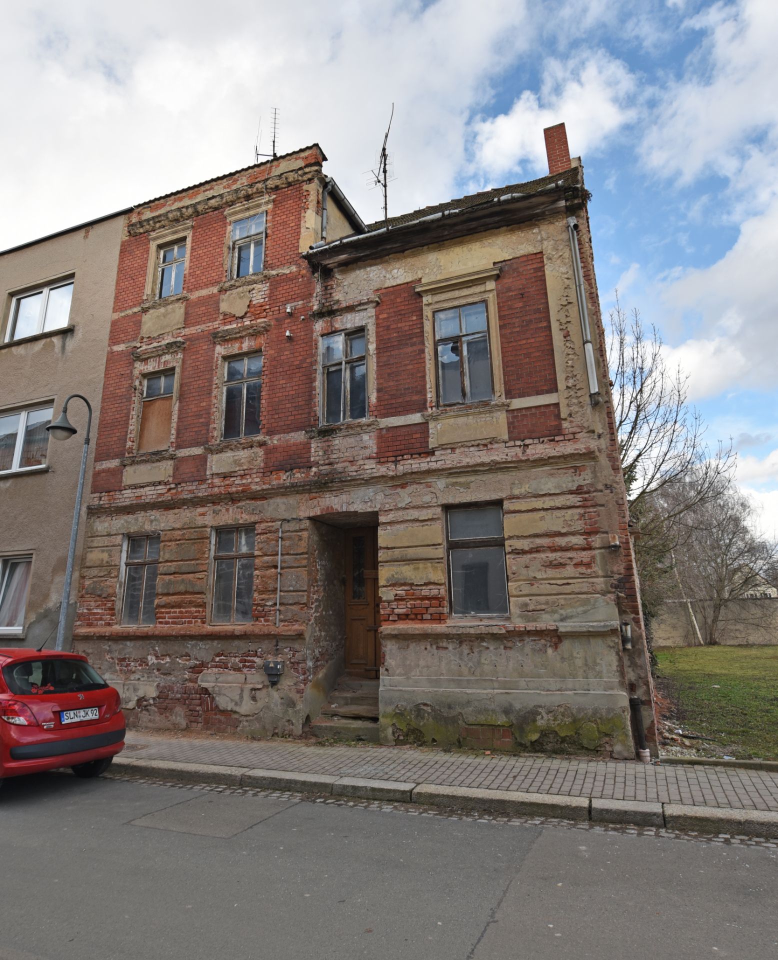 LARGE HOUSE IN SCHMÖLLN, GERMANY - Image 7 of 15