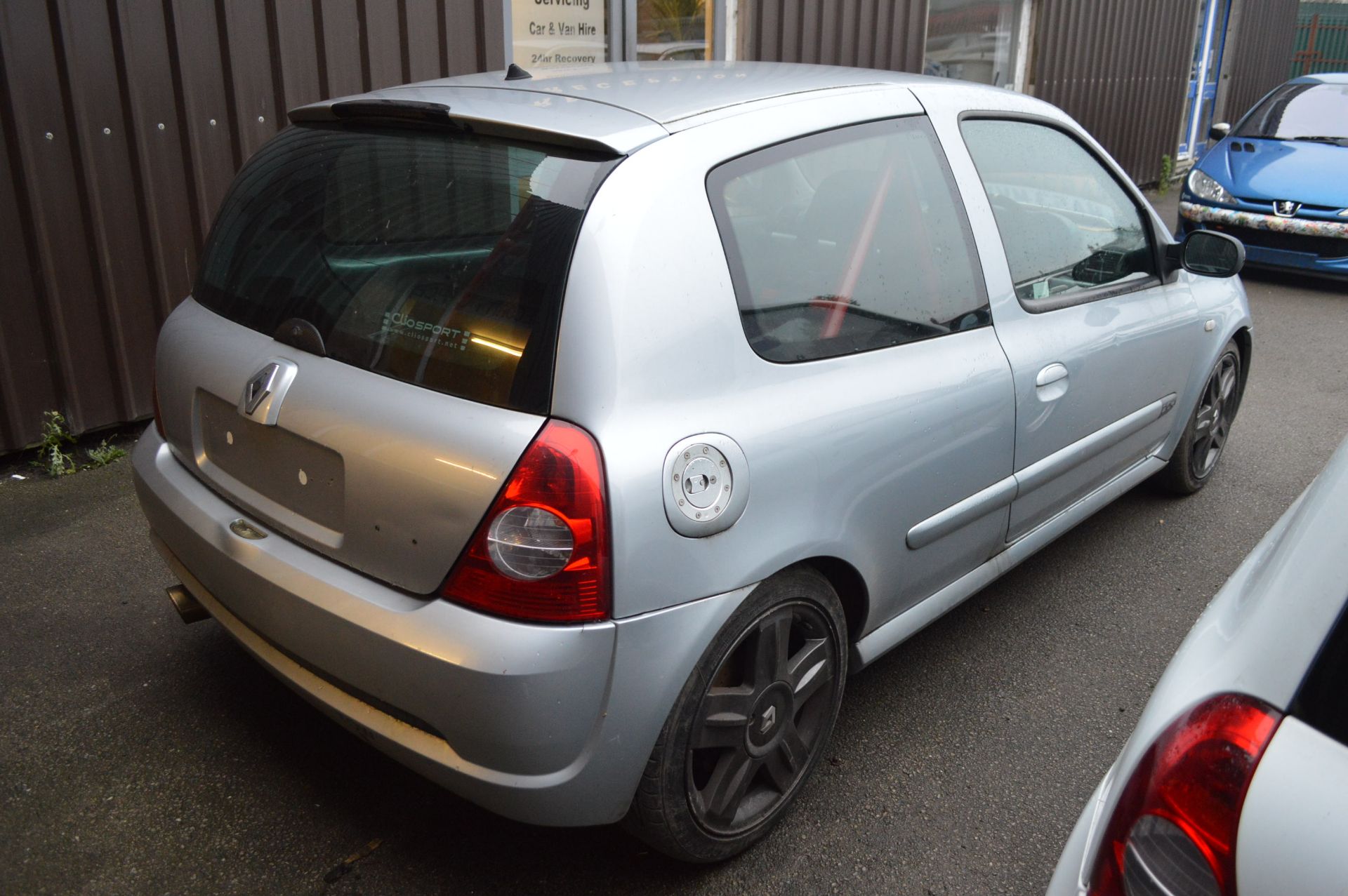 2003/53 REG RENAULT CLIO SPORT 16V - STRIPPED AND FITTED WITH ROLL CAGE *NO VAT* - Image 5 of 14