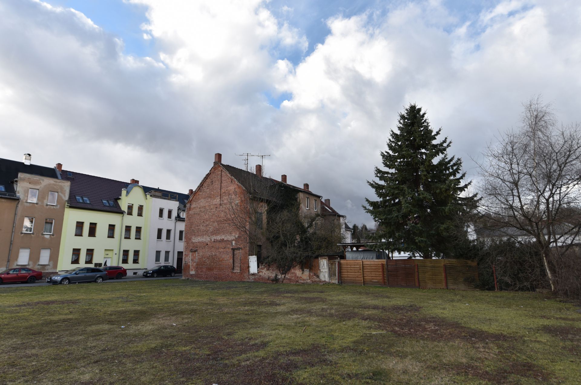 LARGE HOUSE IN SCHMÖLLN, GERMANY - Image 3 of 15