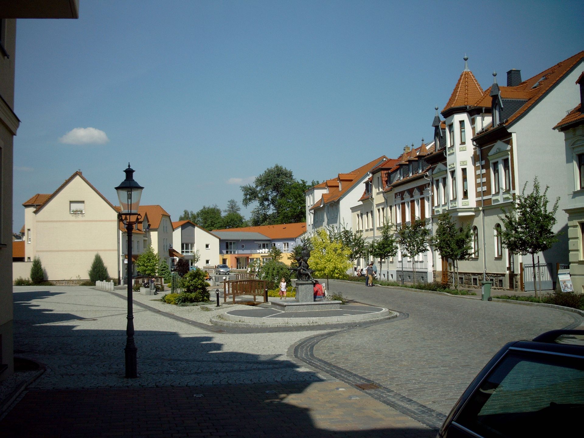 LARGE HOUSE IN SCHMÖLLN, GERMANY - Image 8 of 15