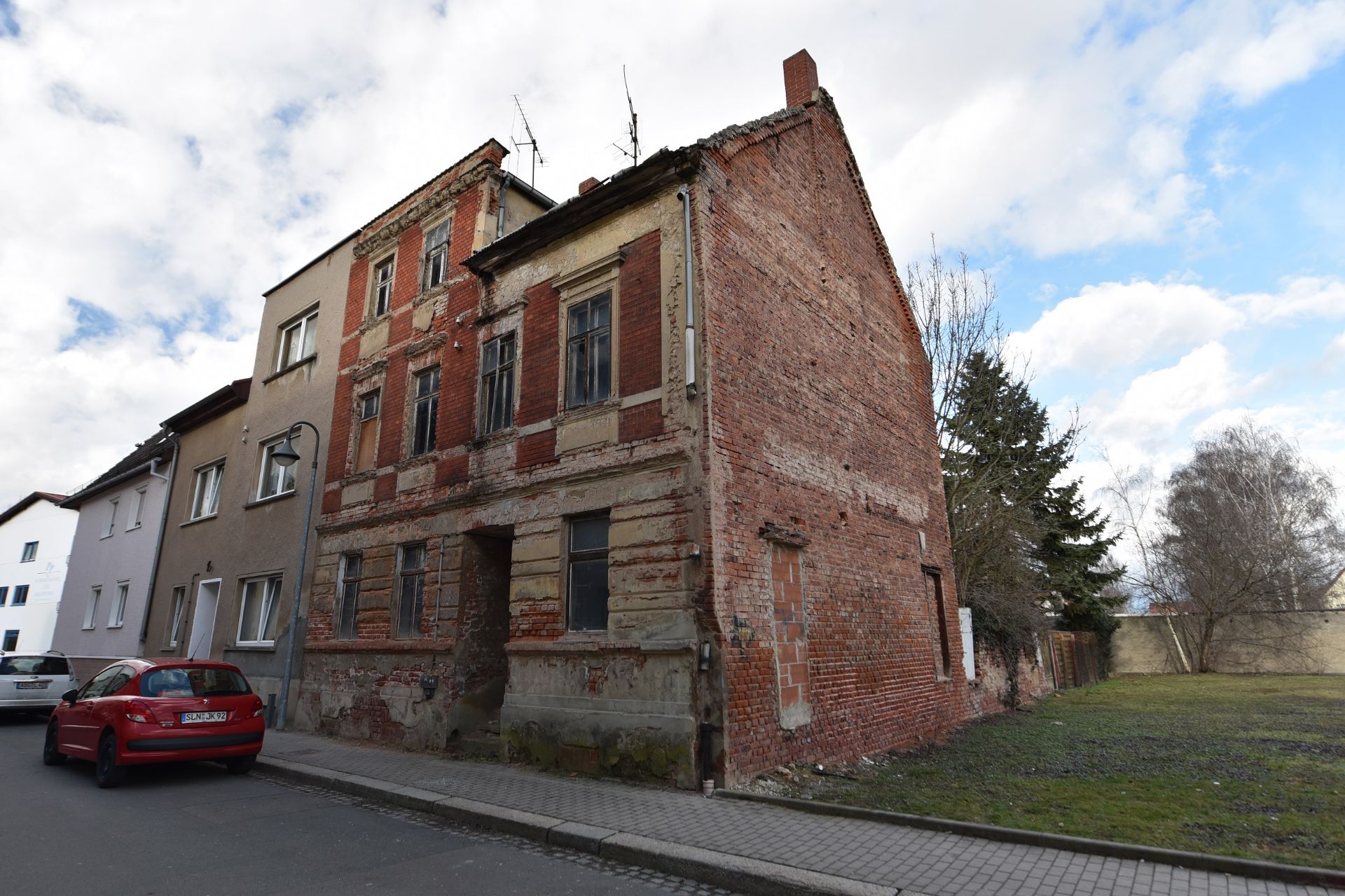 LARGE HOUSE IN SCHMÖLLN, GERMANY - Image 15 of 15