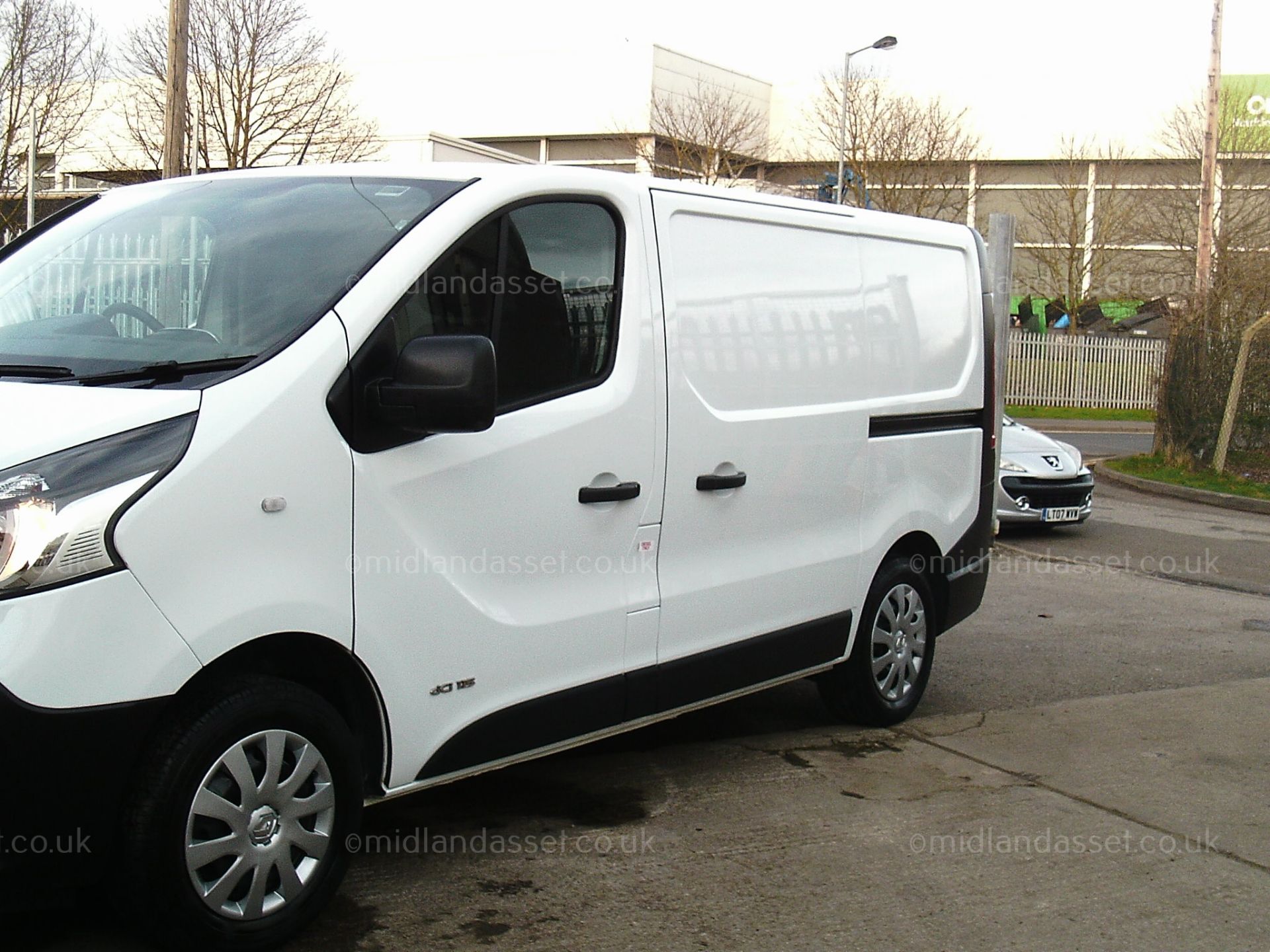 2015/65 REG RENAULT TRAFIC SL29 BUSINESS DCI PANEL VAN ONE OWNER - Image 3 of 12