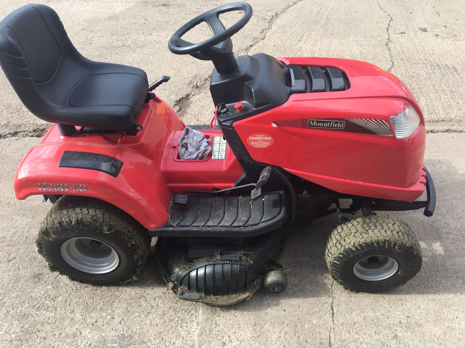 2014 MOUNT-FIELD 1538H-SD HYDROSTATIC RIDE-ON LAWN MOWER