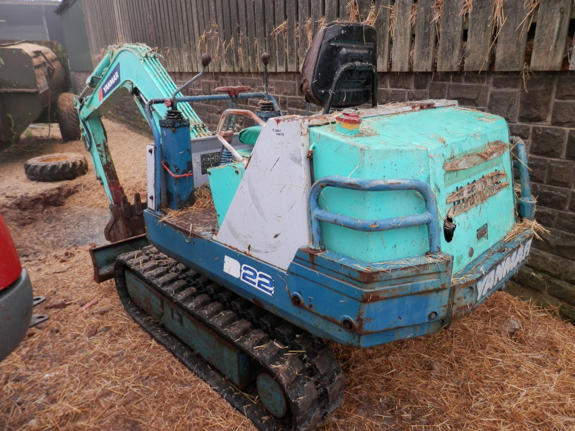 WORKING YANMAR 2.4 TONNE DIESEL TRACKED MINI DIGGER - Image 8 of 8