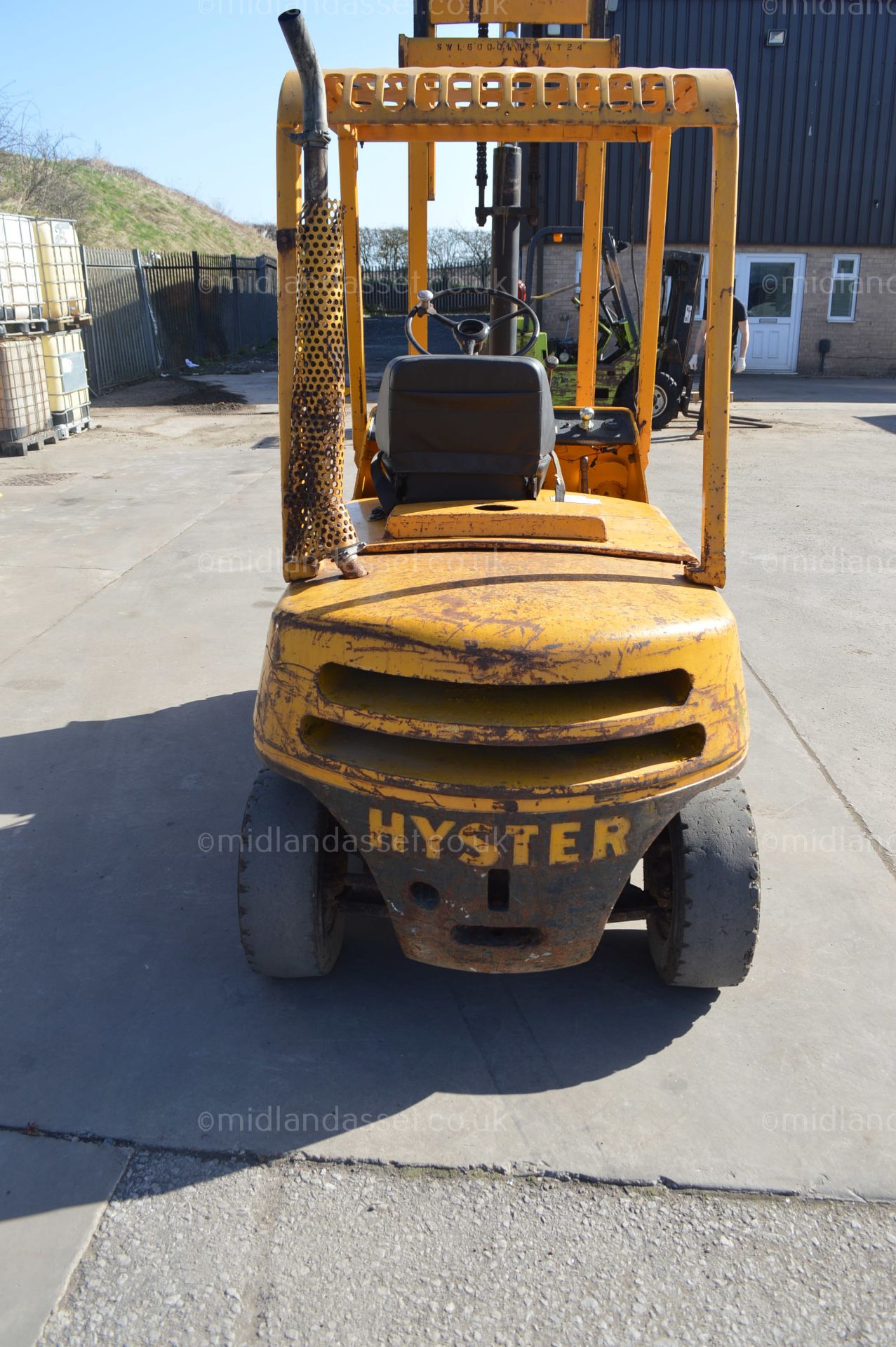 HYSTER 3 TONNE DIESEL FORK TRUCK - Image 12 of 13