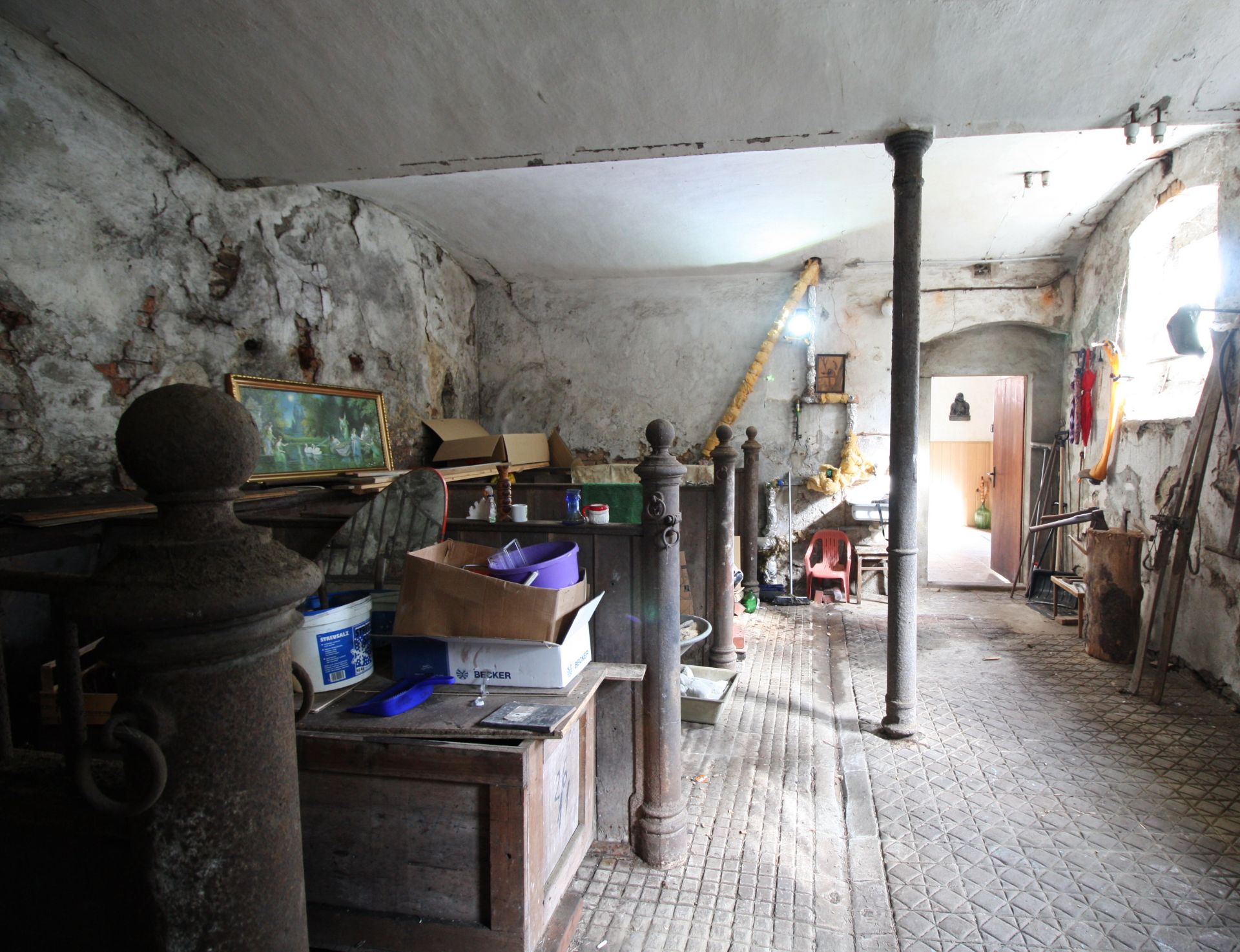 3 FLOOR HOUSE IN GORNAU, SAXONY, GERMANY - Image 29 of 62