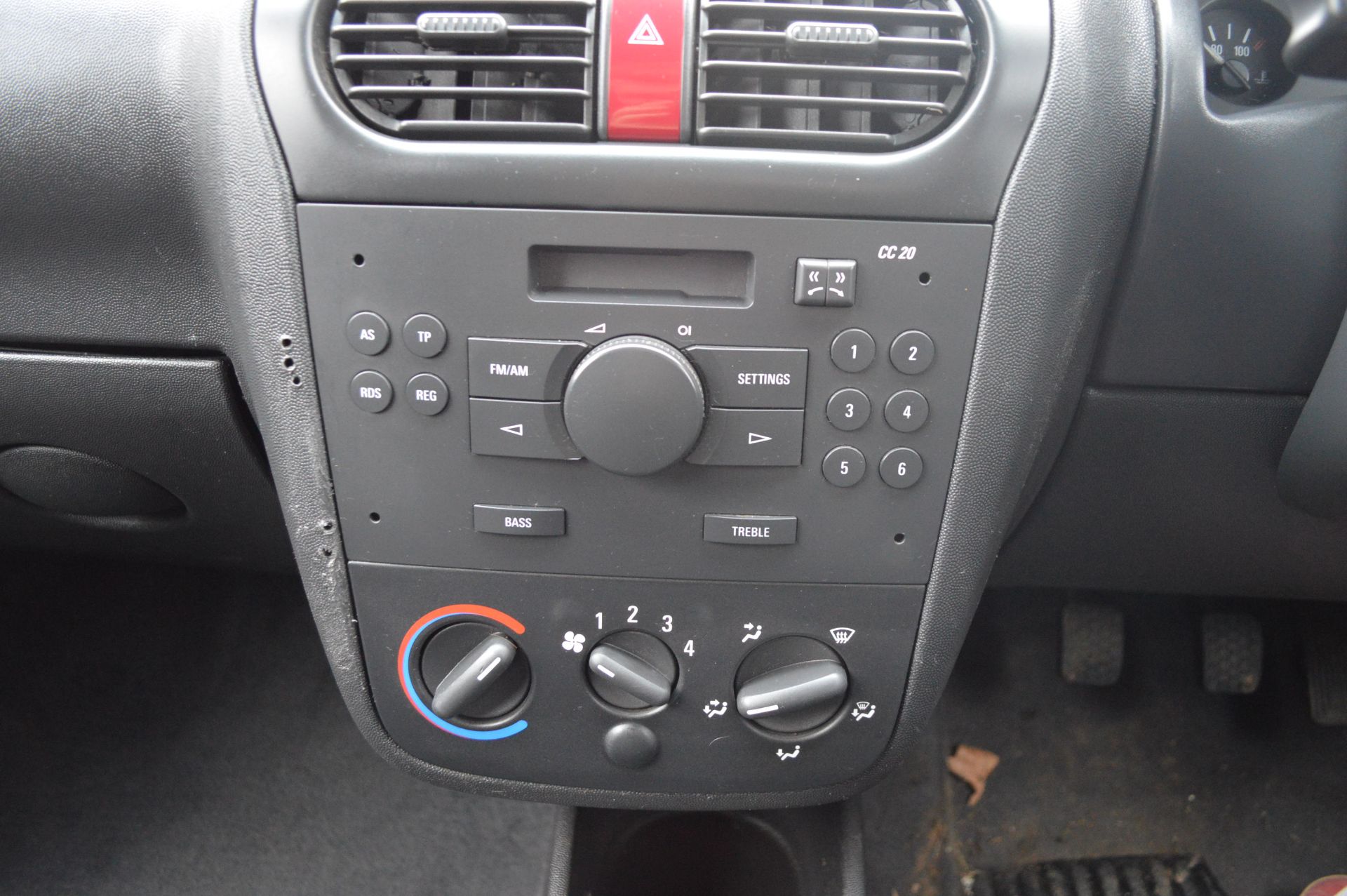 2008/08 REG VAUXHALL COMBO 1700 CDTI, SHOWING 1 OWNER FROM NEW *NO VAT* - Image 18 of 20