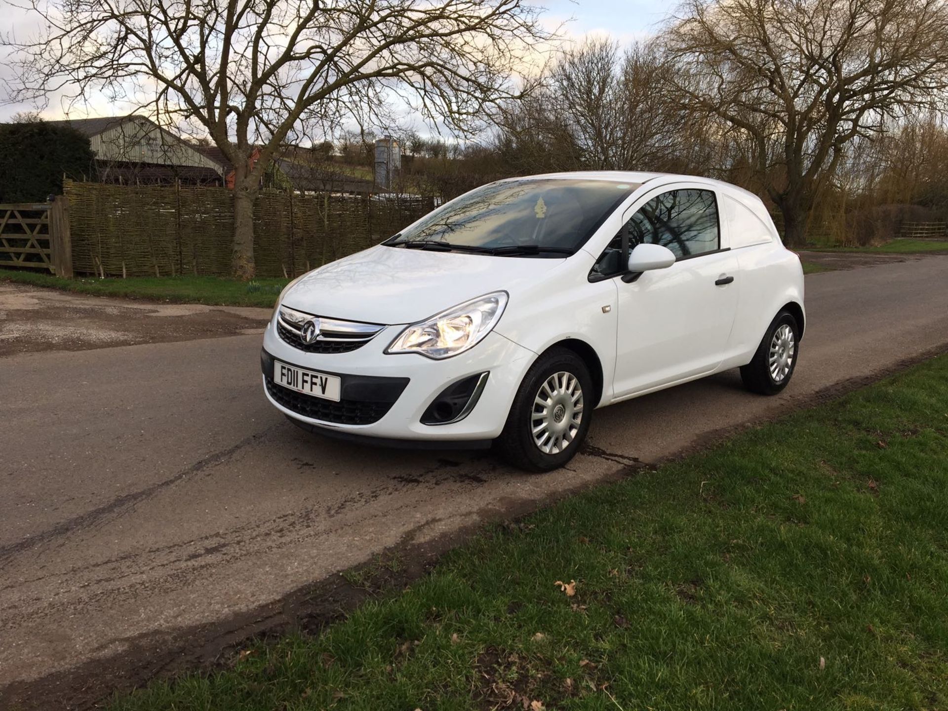 2011/11 REG VAUXHALL CORSA CDTI A/C, SHOWING 1 OWNER *NO VAT* - Image 2 of 8