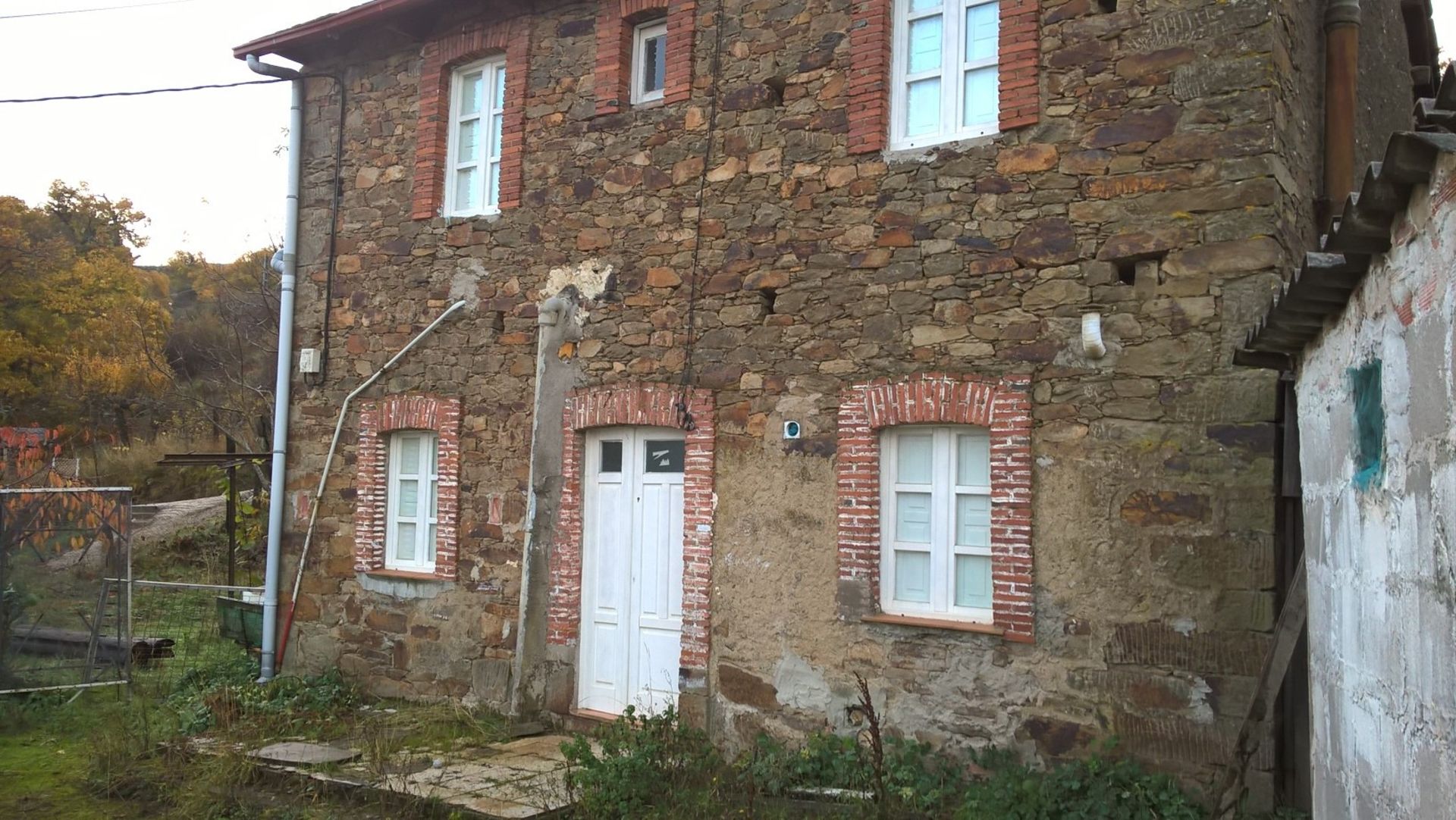 A LOVELY SOLID STONE BUILT 1927, 3 STOREY DETACHED HOUSE IN SPAIN - Image 5 of 14