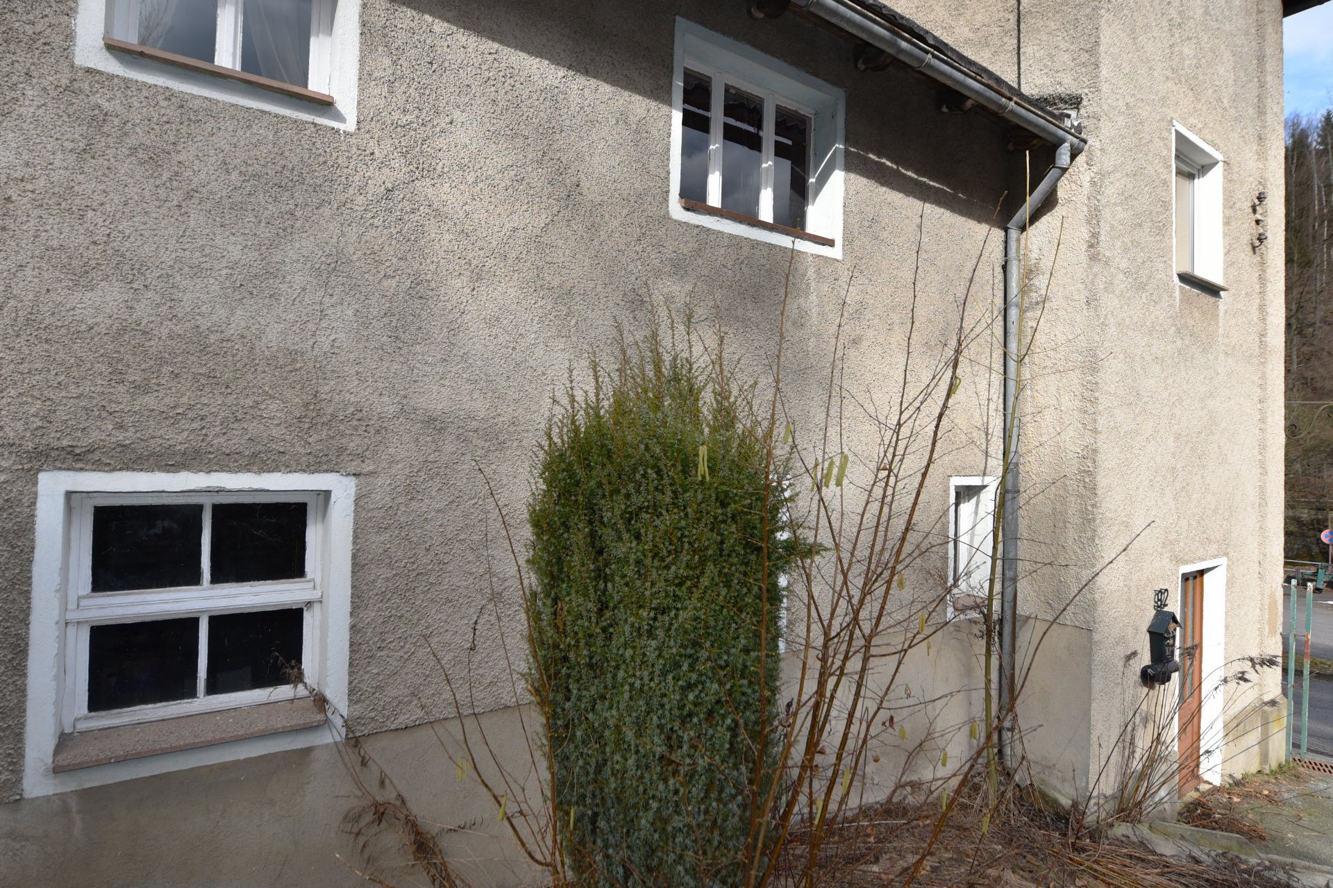 3 FLOOR HOUSE IN GORNAU, SAXONY, GERMANY - Image 13 of 62