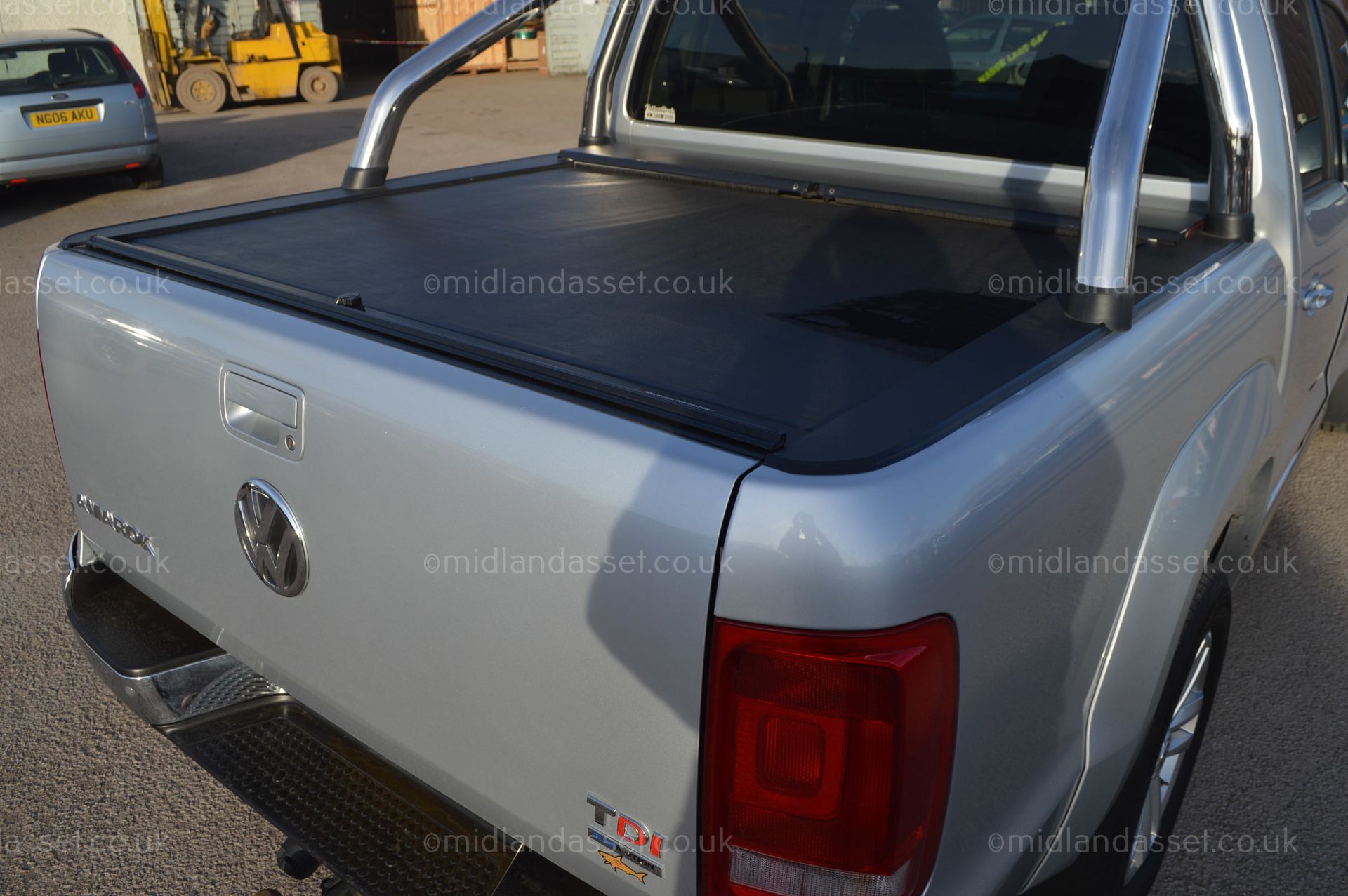 2015/15 REG VOLKSWAGEN AMAROK HIGHLINE 4MOTION D ONE FORMER KEEPER FULL SERVICE HISTORY - Image 12 of 31