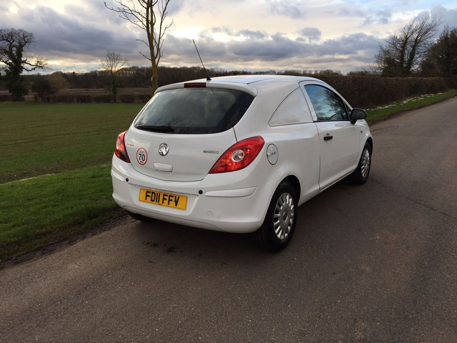 2011/11 REG VAUXHALL CORSA CDTI A/C, SHOWING 1 OWNER *NO VAT* - Image 4 of 8