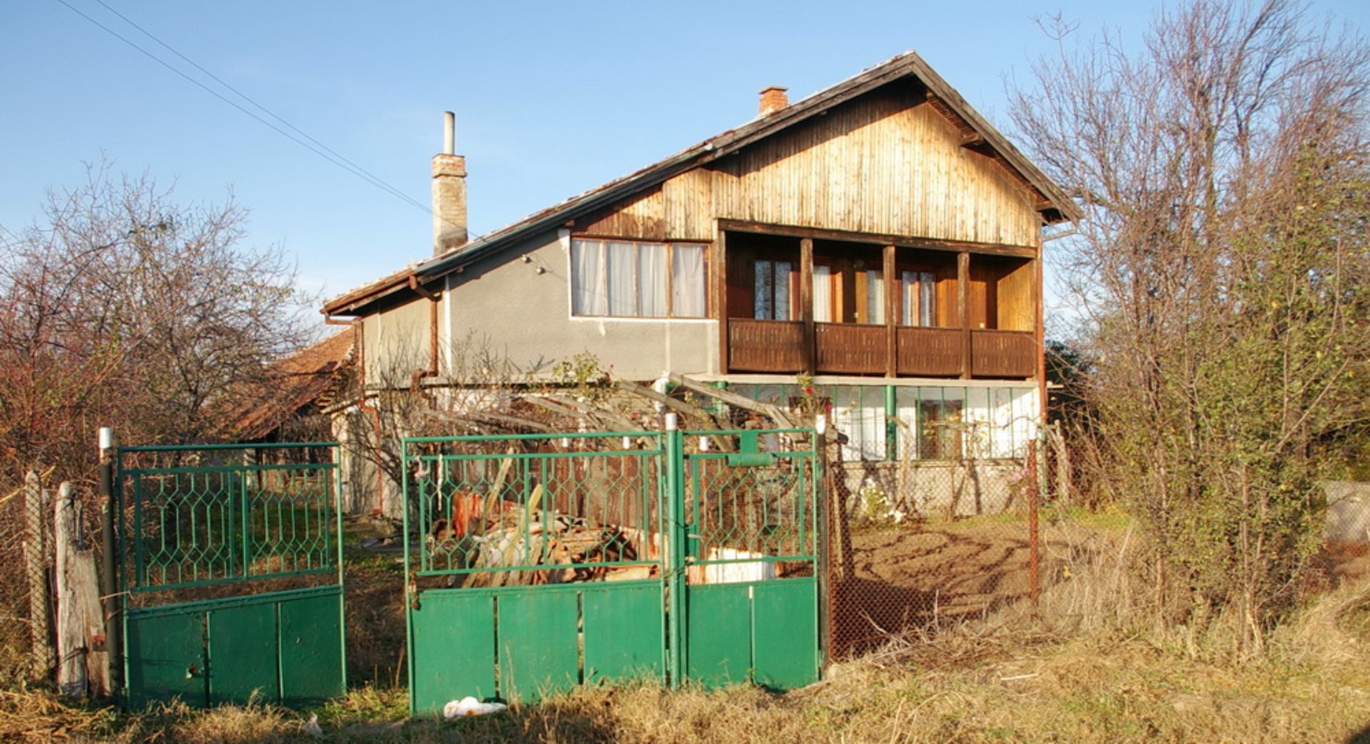 SIX ROOM VILLA AND 1,850 SQM OF LAND IN BULGARIA - Image 23 of 24