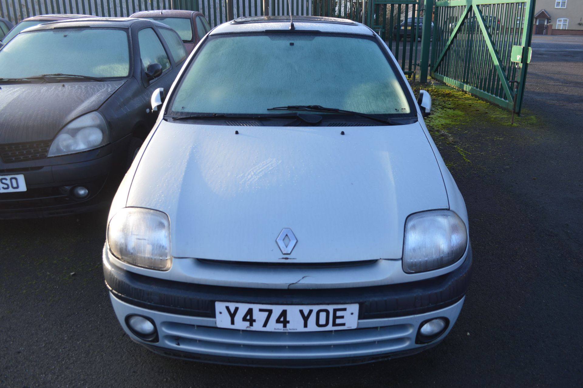 2001/Y REG RENAULT CLIO ALIZE - SELLING AS SPARES / REPAIRS *NO VAT* - Image 2 of 11