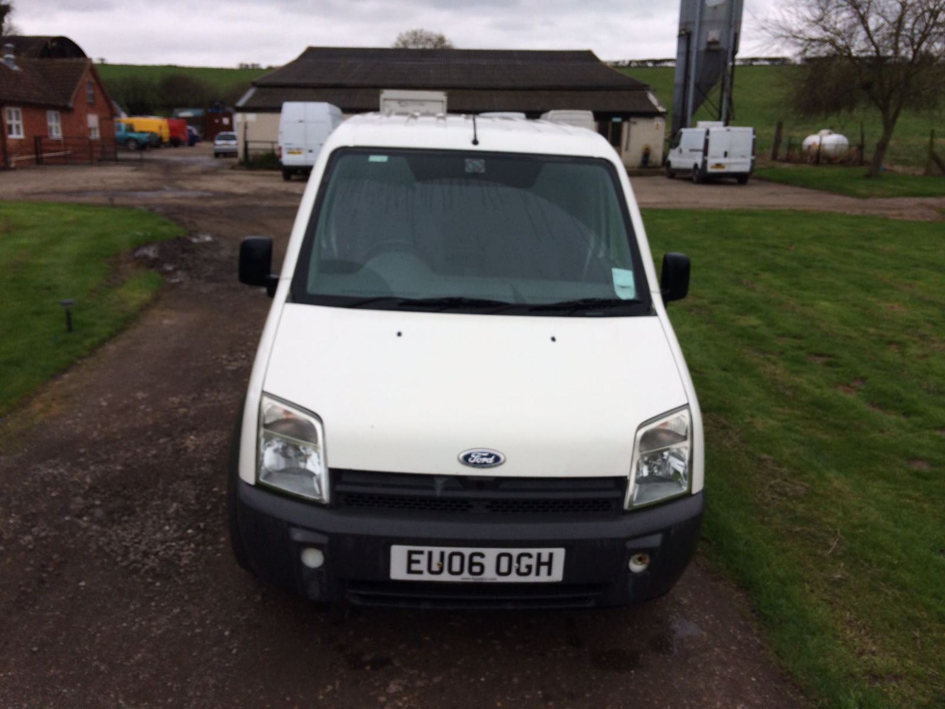 2006/06 REG FORD TRANSIT CONNECT L 220 TD SWB, EX NATIONAL GRID VAN - Image 2 of 13