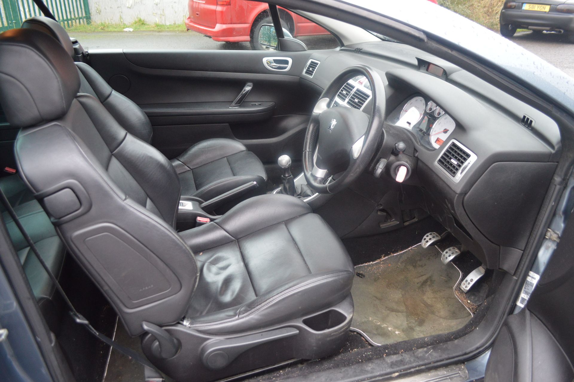 2005/05 REG GREY PEUGEOT 307CC CONVERTIBLE - Image 12 of 18