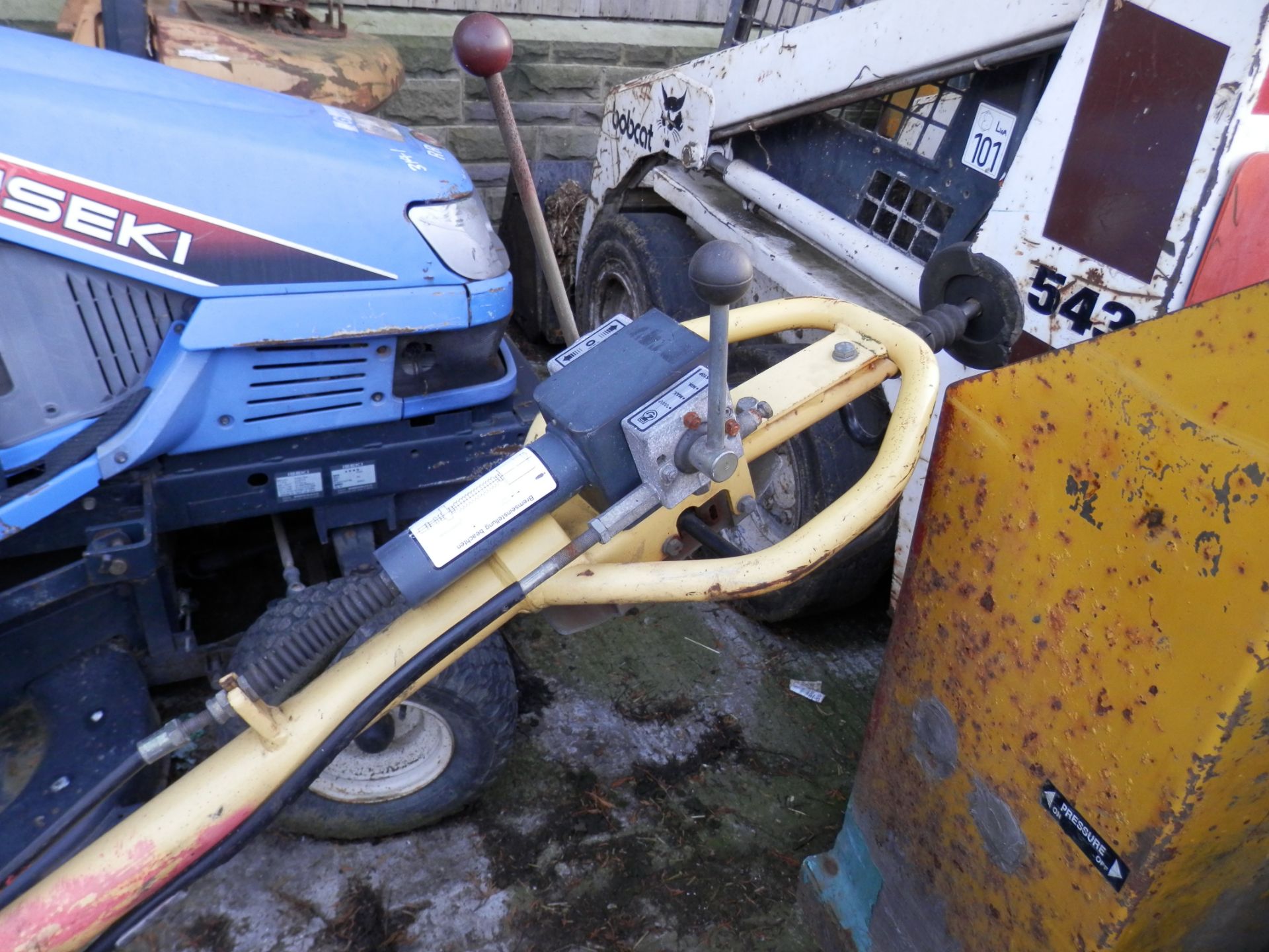 BOMAG BW65S-2 ROLLER. 2 X CYLINDERS, HATZ DIESEL ENGINE. - Image 2 of 3