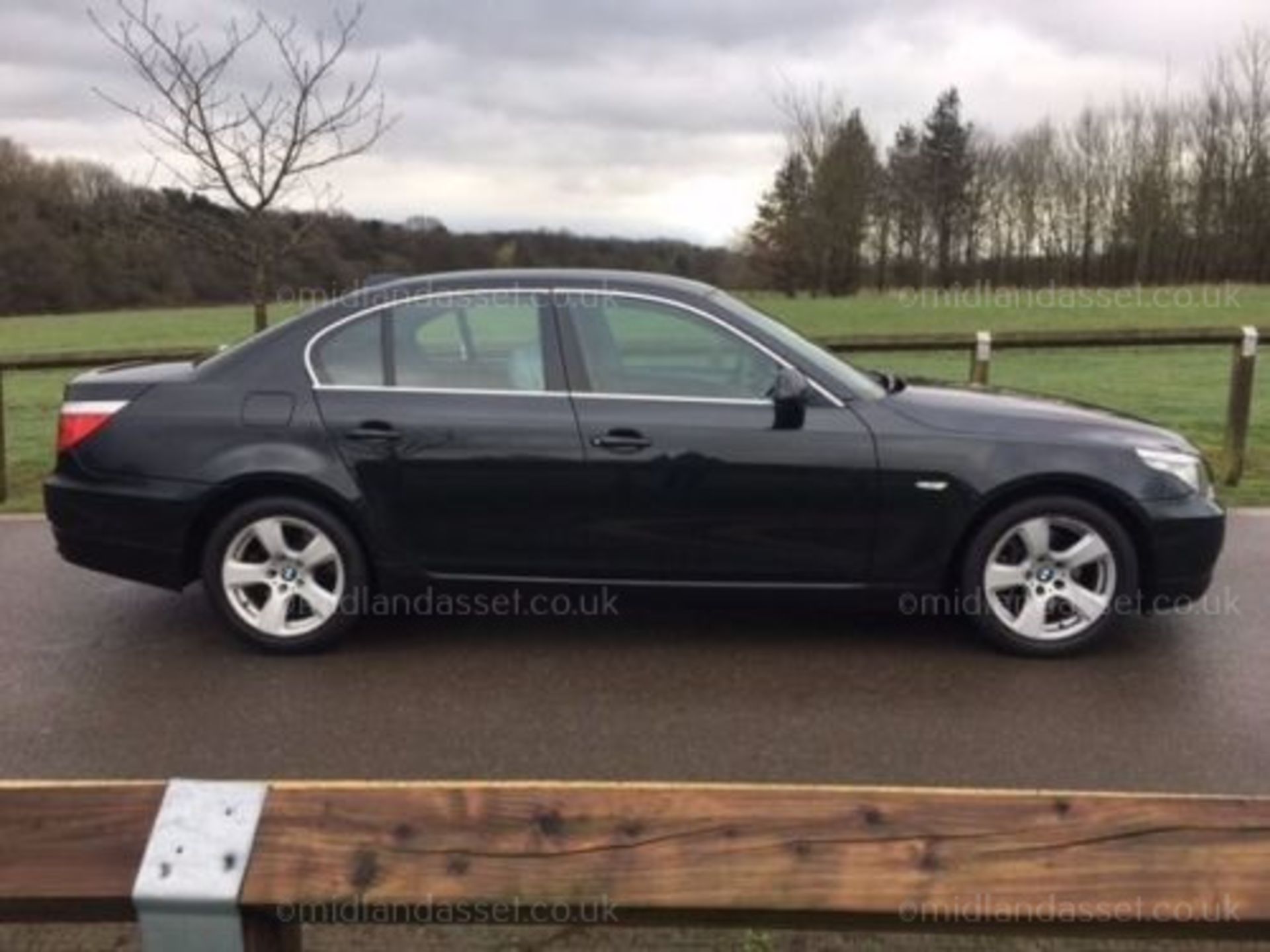 2008/08 REG BMW 520D SE AUTO 4 DOOR SALOON ONE FORMER KEEER - Image 3 of 8